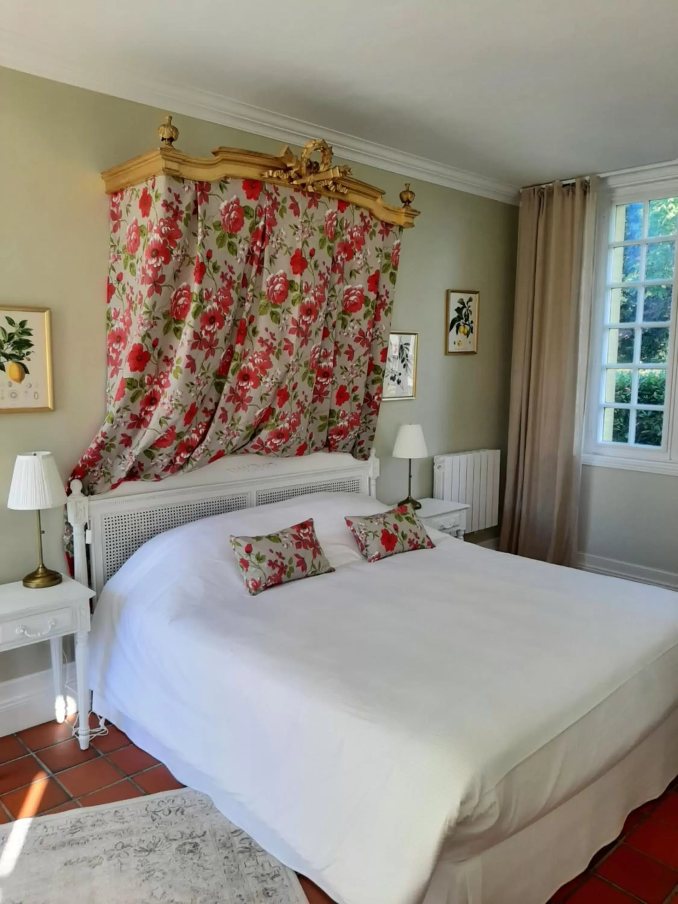 Bedroom, Bed in Maison Coqueréaumont