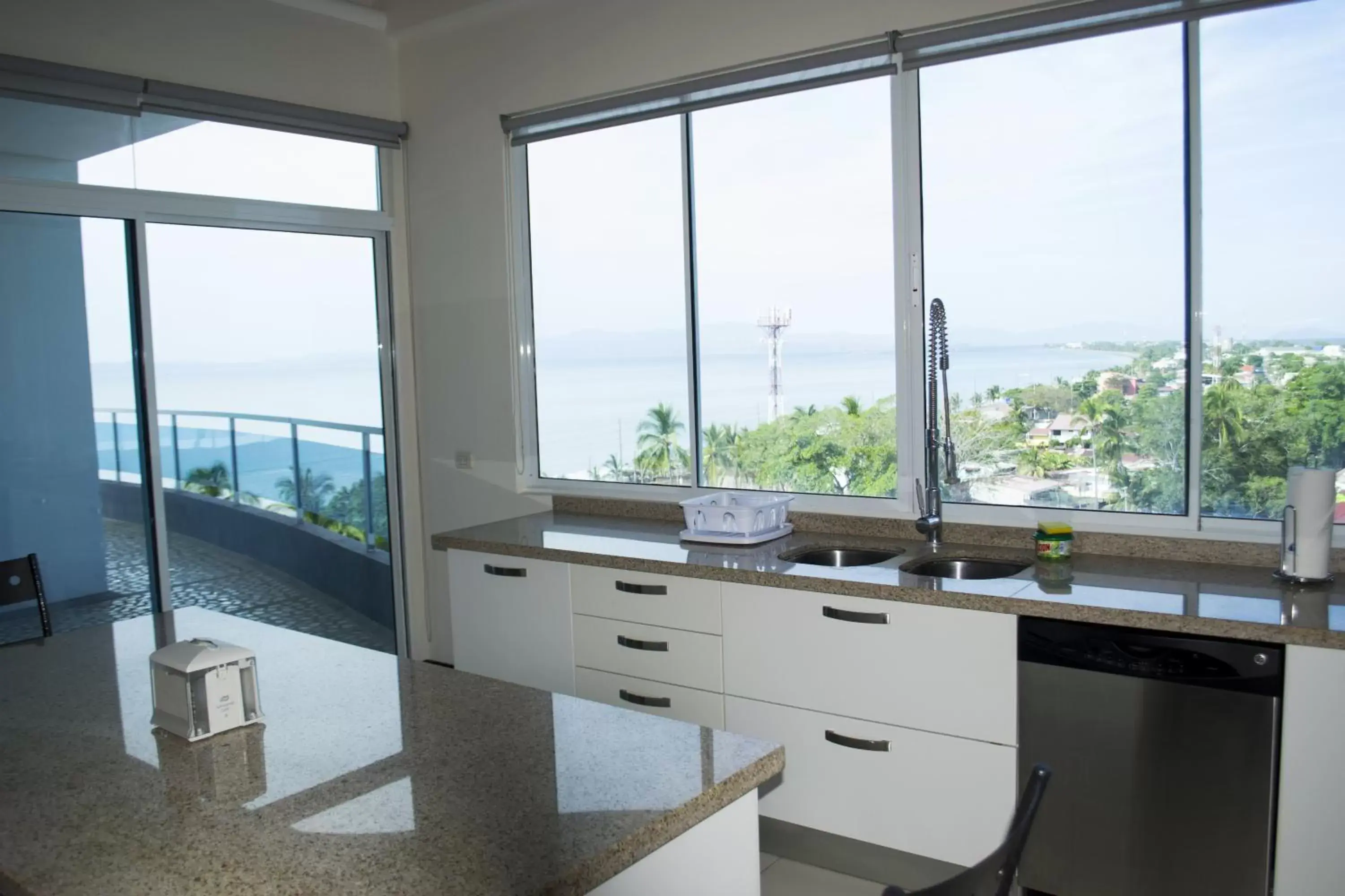 Kitchen or kitchenette in Puerto Azul Resort & Club Nautico