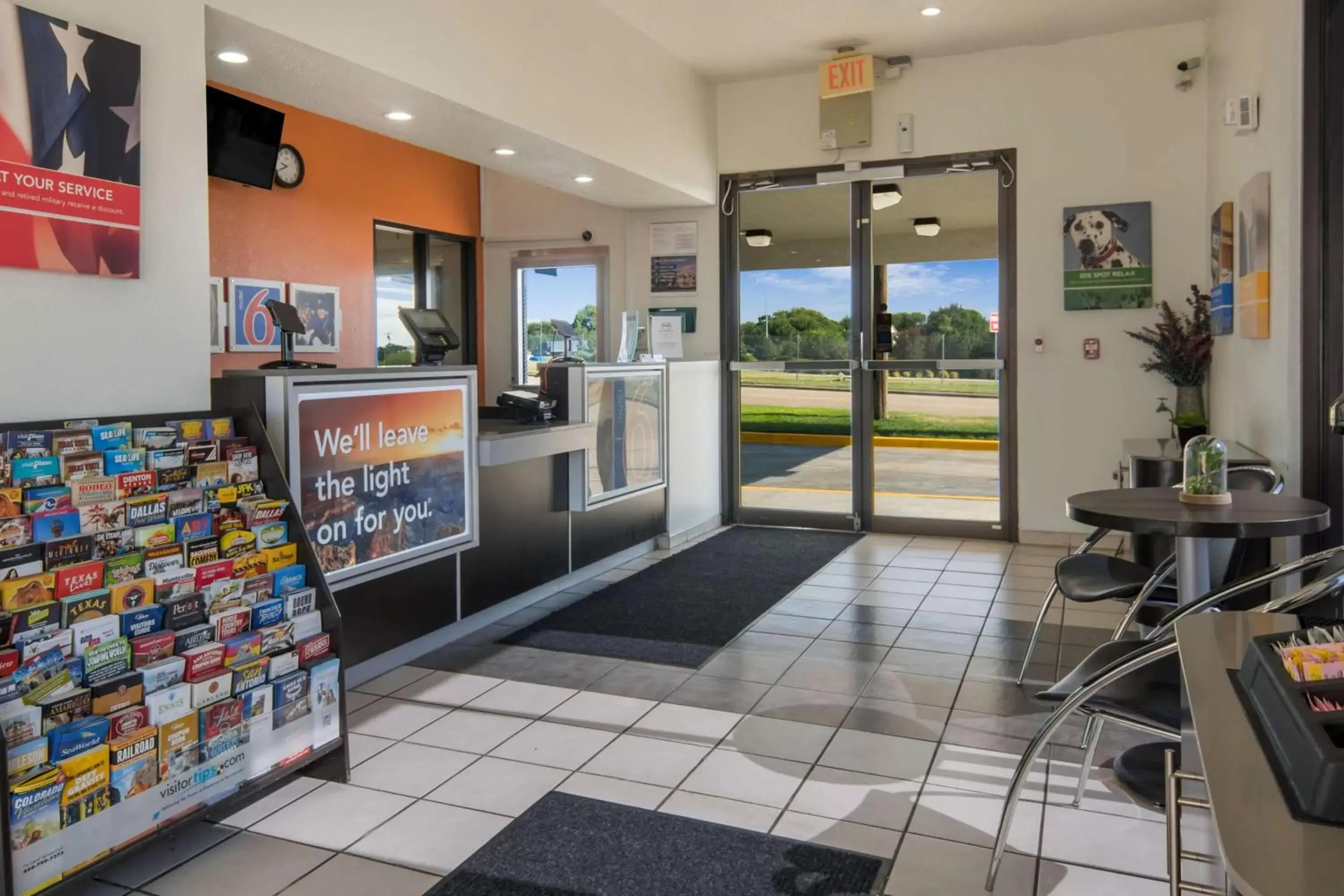 Lobby or reception, Lobby/Reception in Motel 6-Duncanville, TX - Dallas