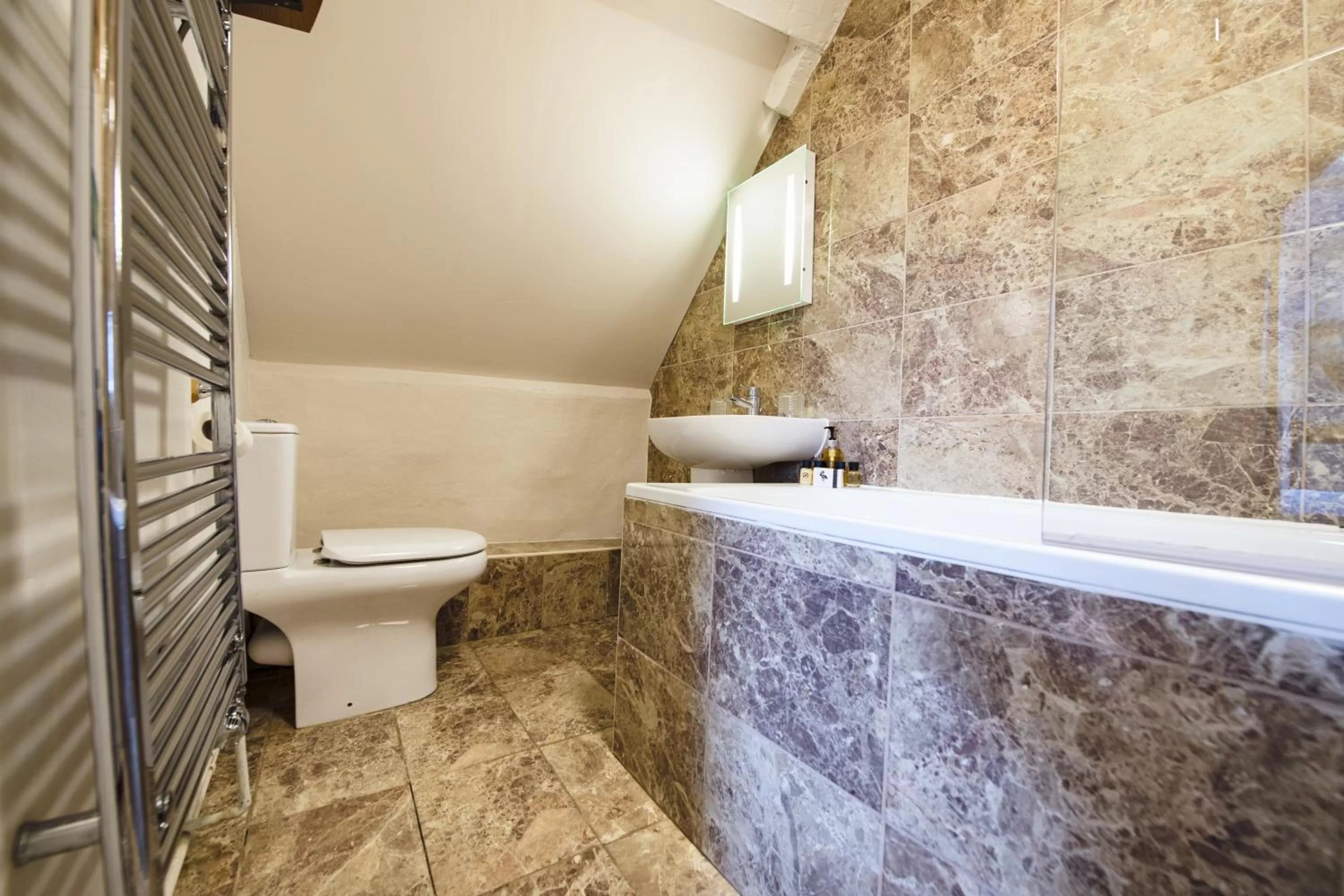 Bathroom in RHUBARB at Drapers Hall