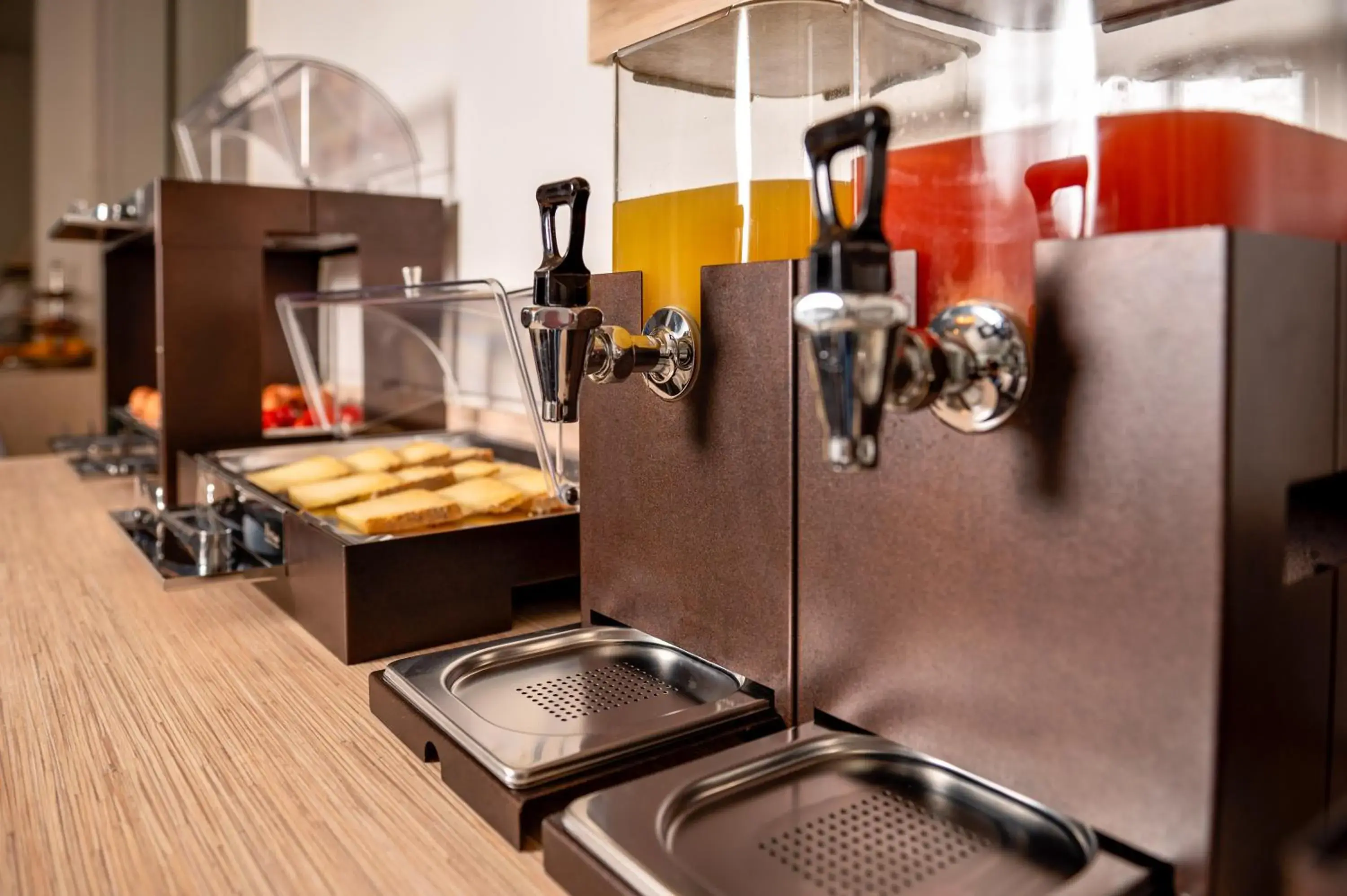 Breakfast, Kitchen/Kitchenette in Hotel San Marco