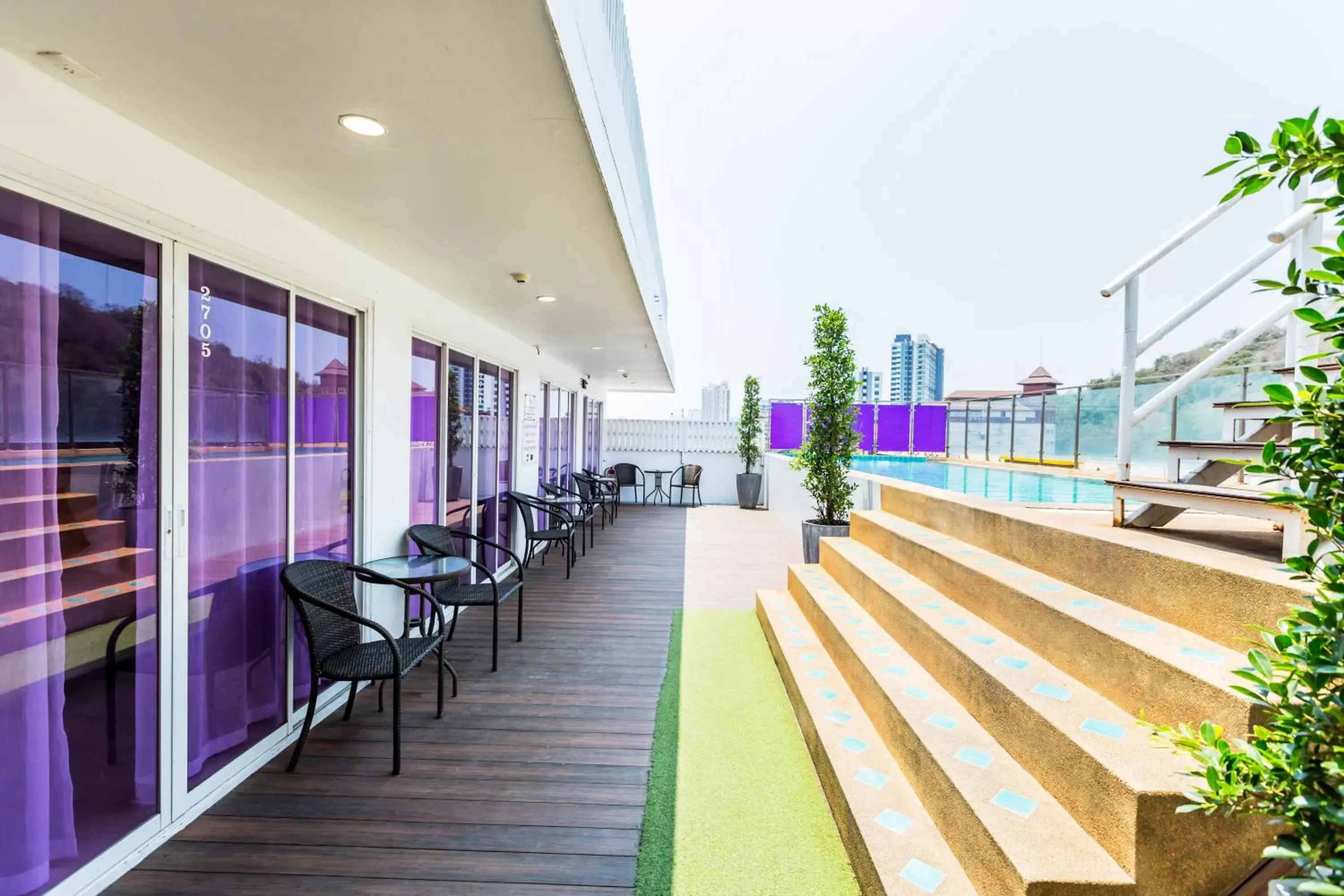 Swimming pool in Hotel Zing Swimming pool in Hotel Zing