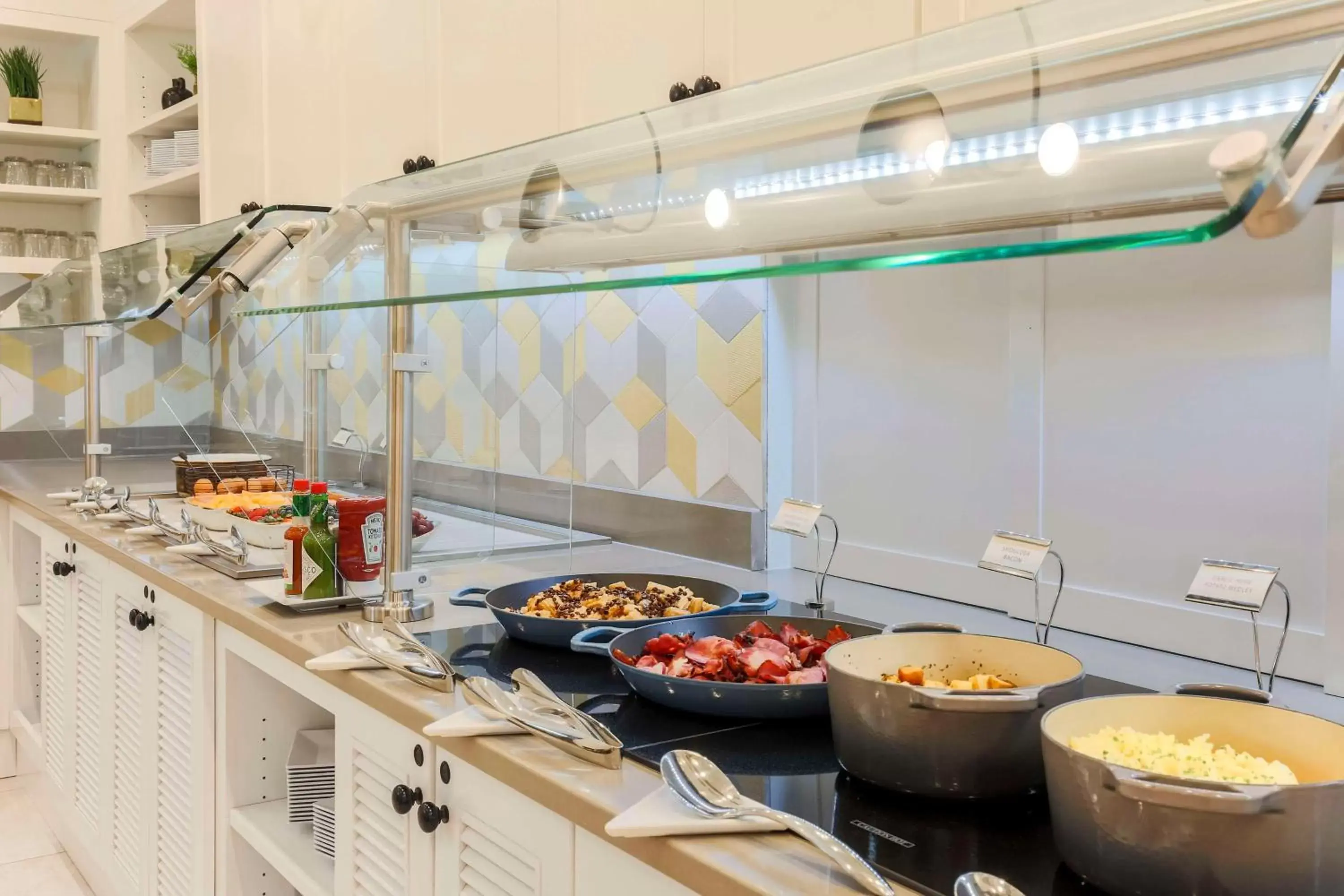 Breakfast in Hyatt Place Waco - South Breakfast in Hyatt Place Waco - South