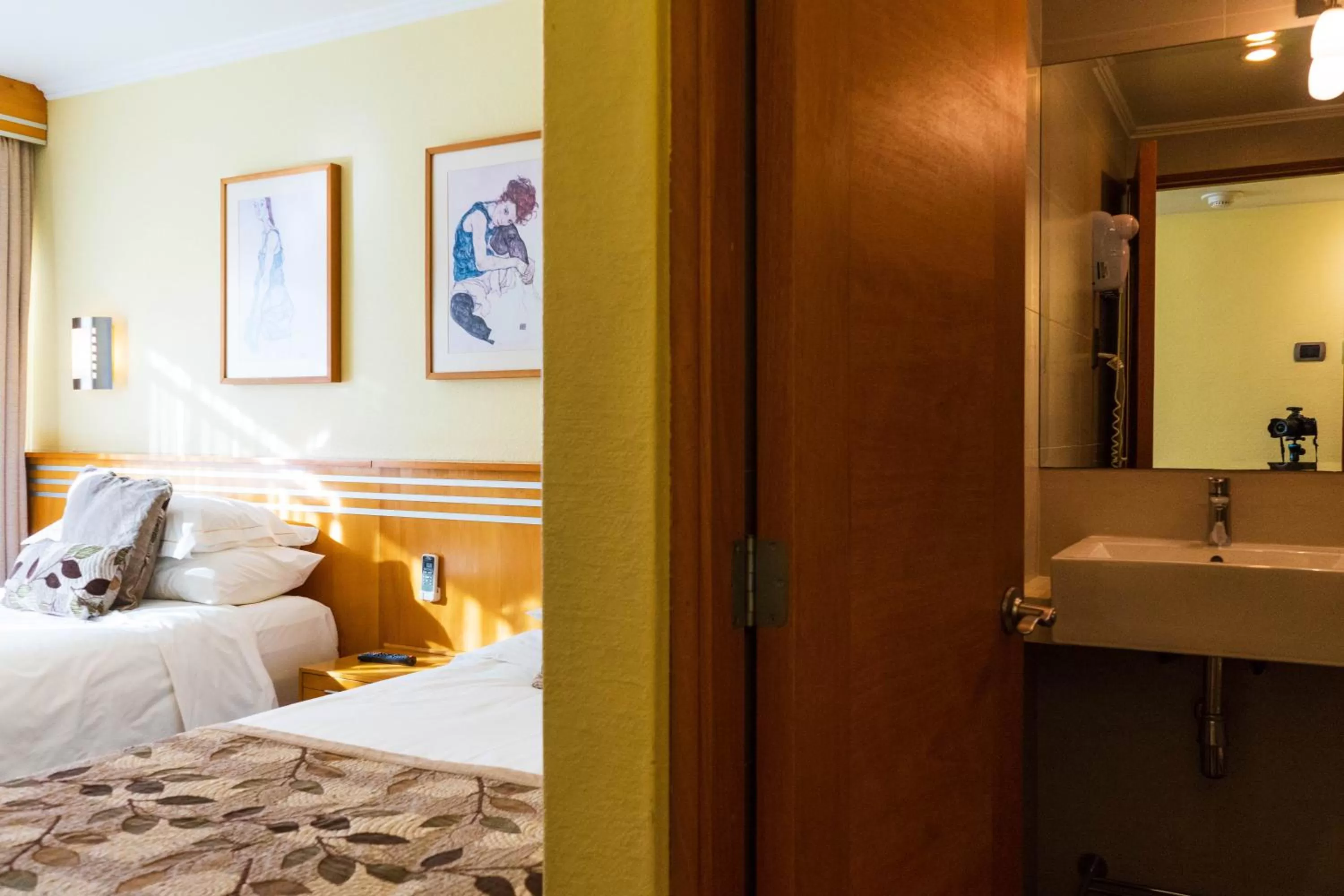 Facade/entrance, Bed in Hotel Restaurante Ankara