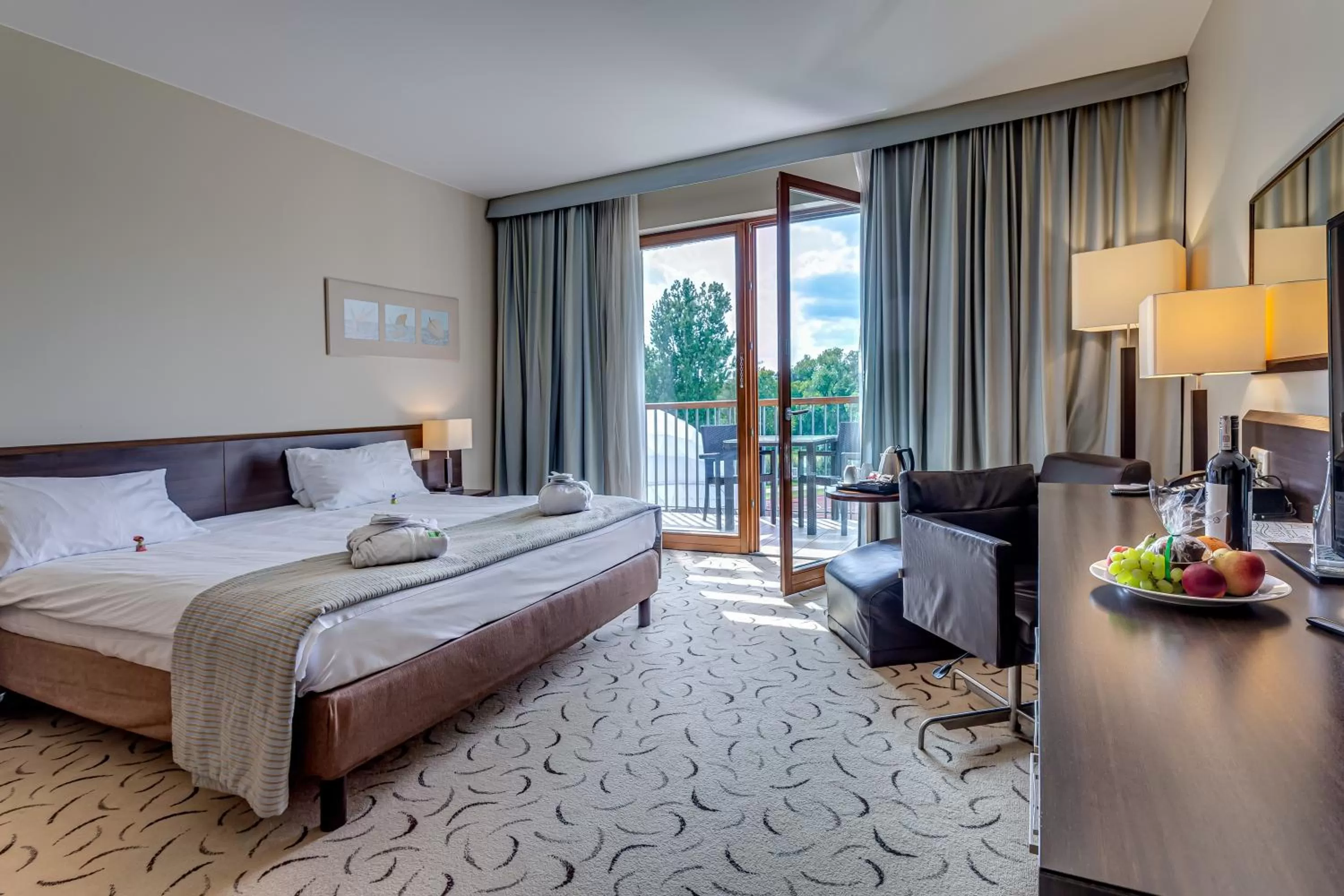 Photo of the whole room, Bed in Holiday Inn Resort Warsaw Józefów by IHG