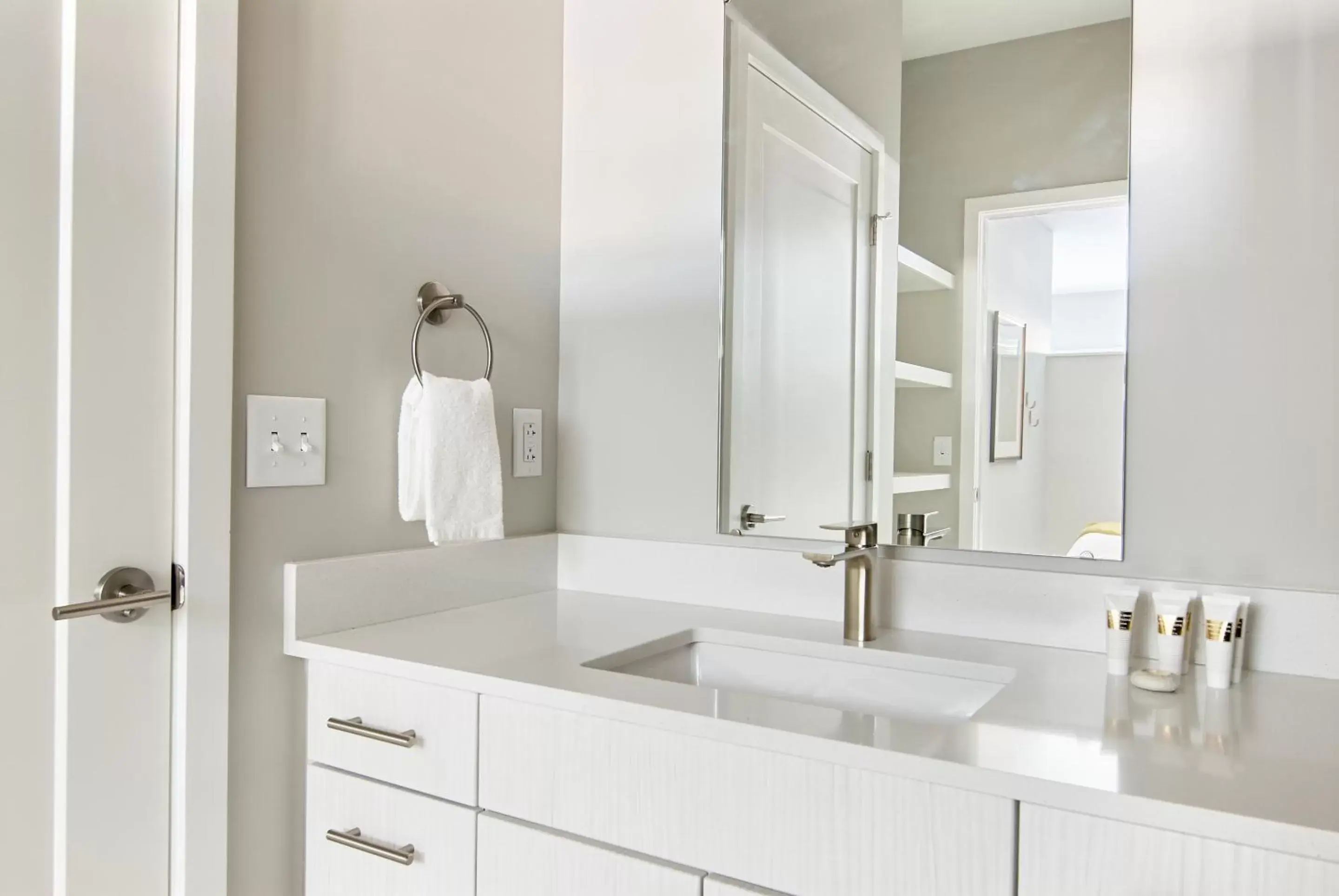 Bathroom in Sonder Belcourt