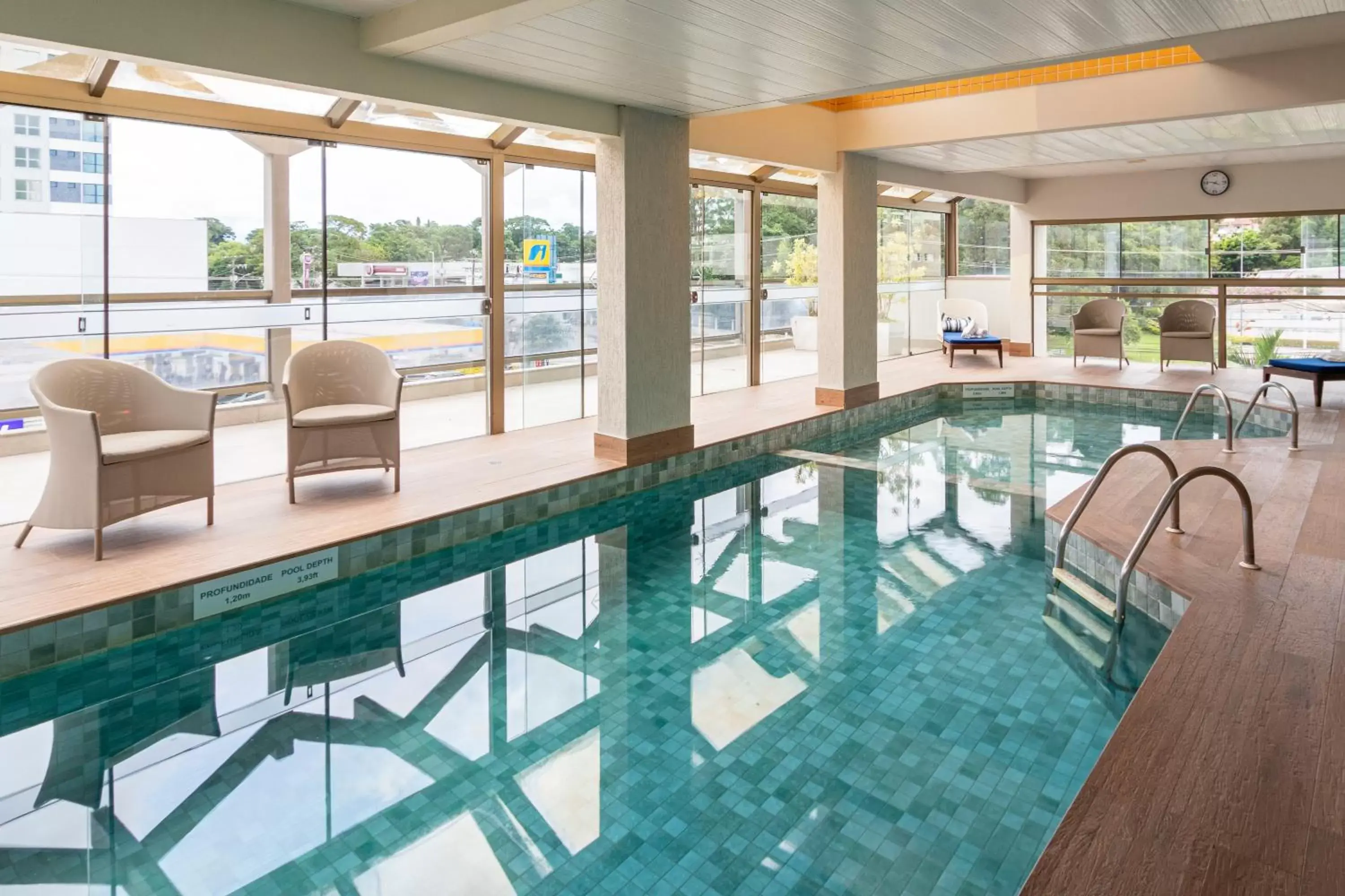 Swimming Pool in Mercure Florianópolis