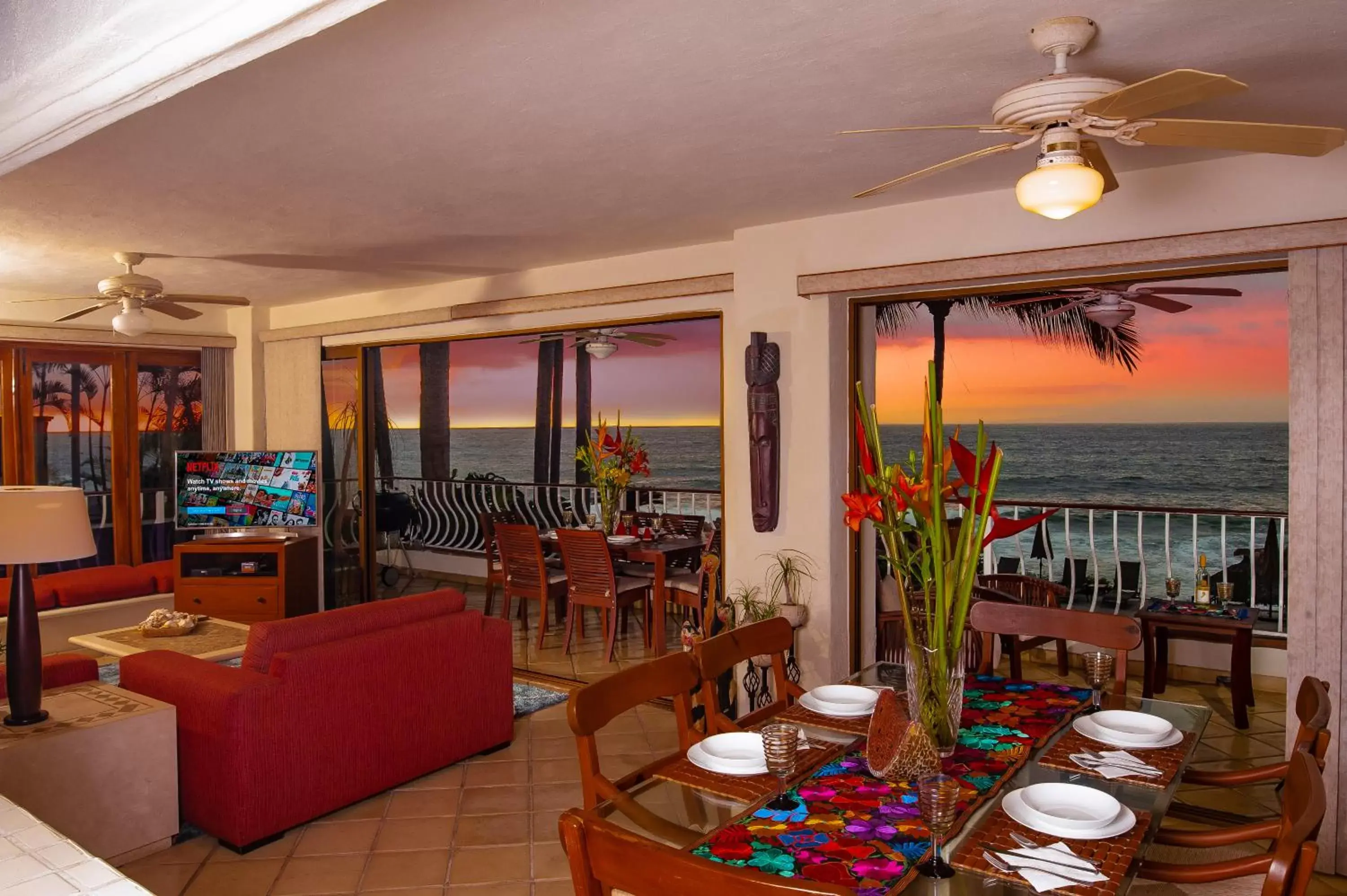 Living room, Restaurant/Places to Eat in Casa Natalia, Playa Esmeralda