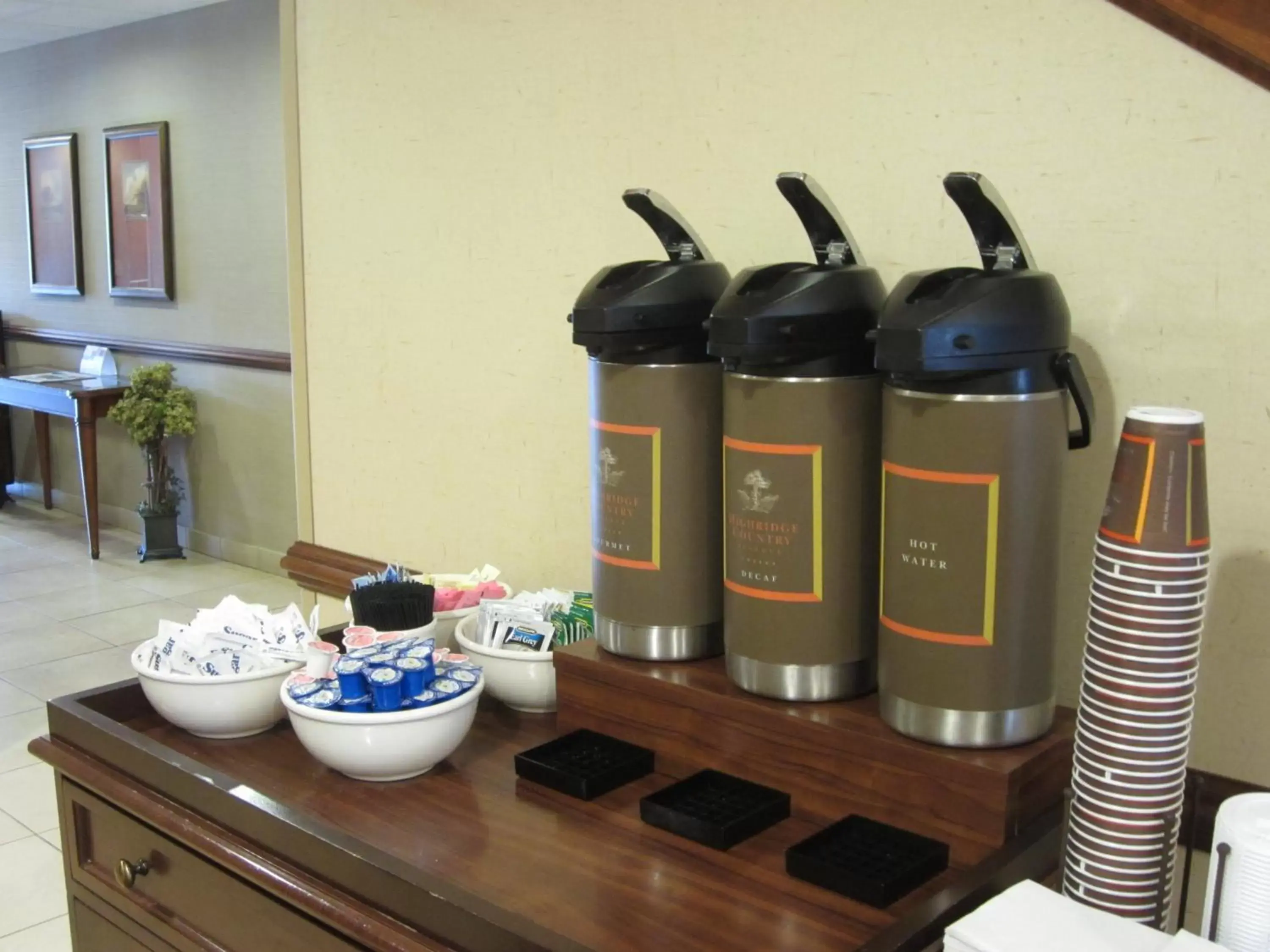 Coffee/tea facilities in Country Inn & Suites by Radisson, Potomac Mills Woodbridge, VA