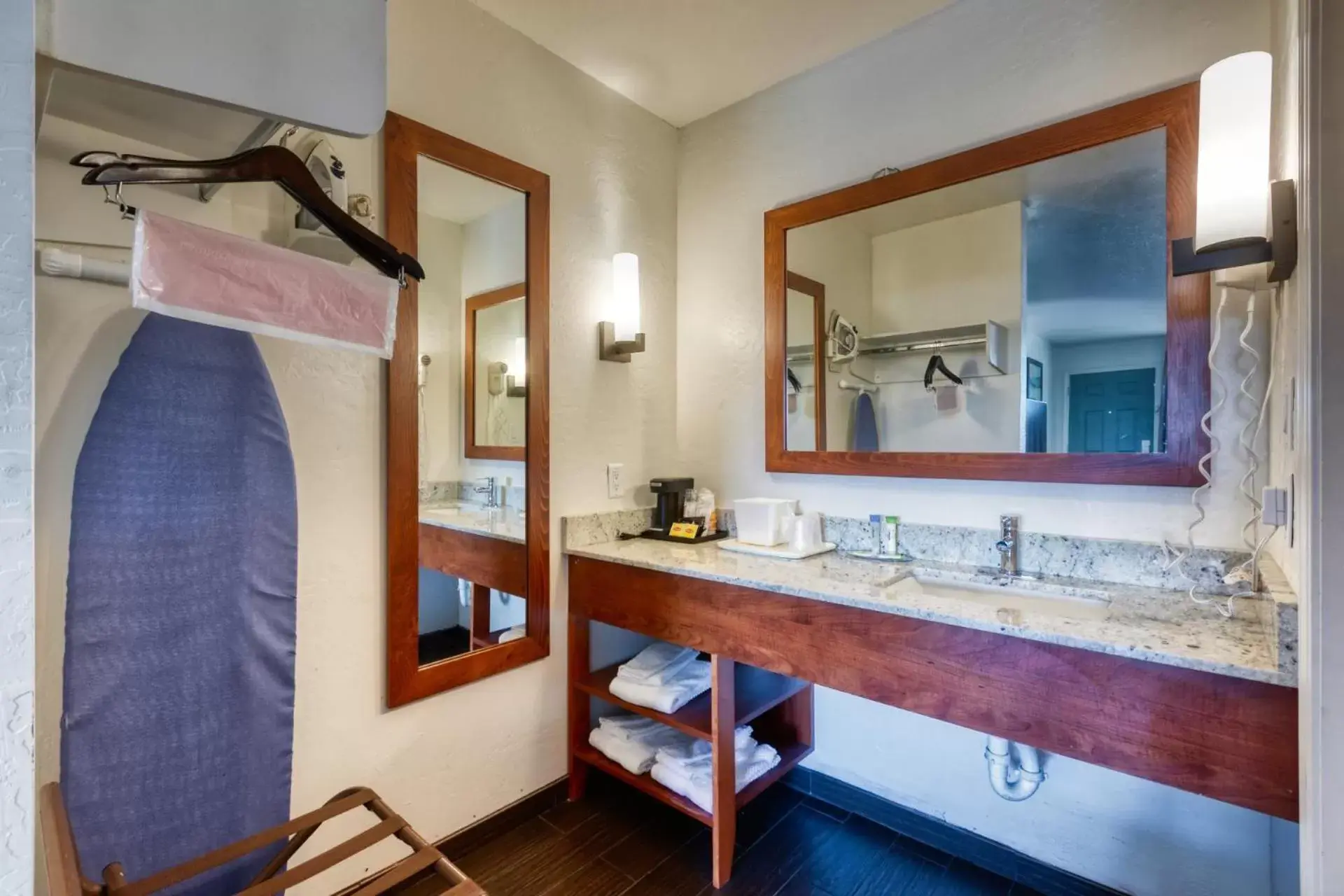Bathroom in Hotel Serene