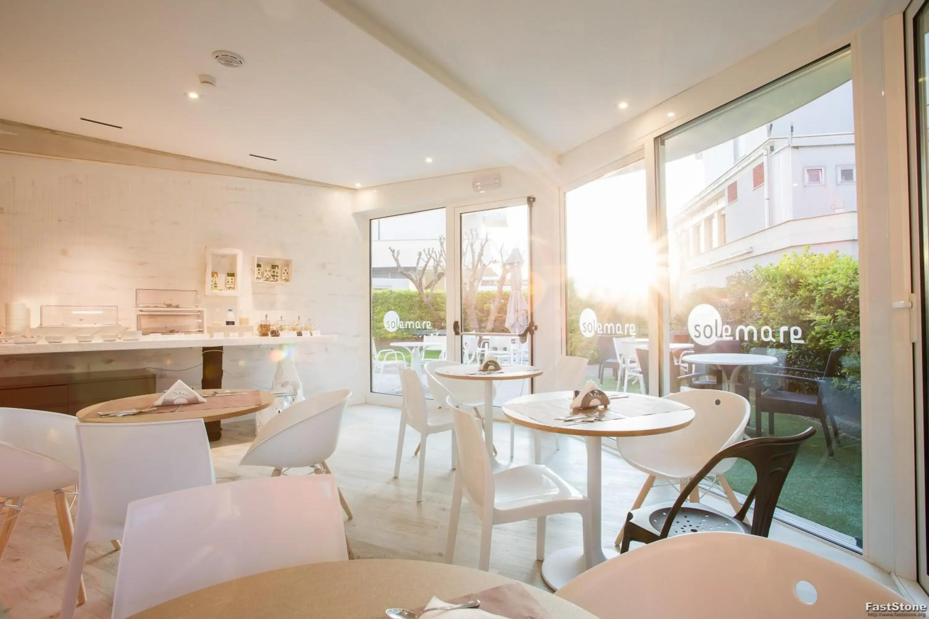 Restaurant/places to eat in Hotel Solemare