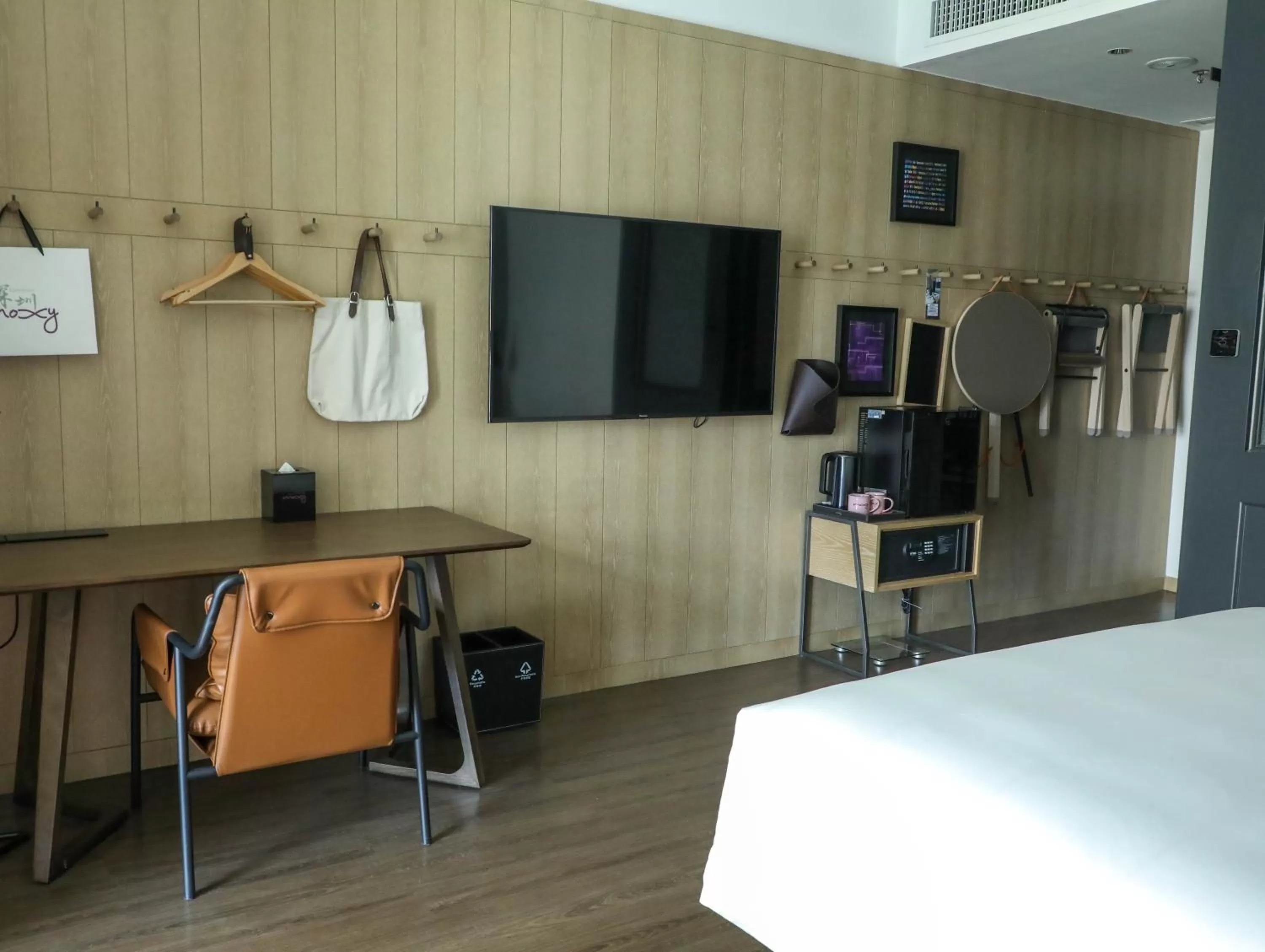 hair dresser in Moxy Shenzhen North Station