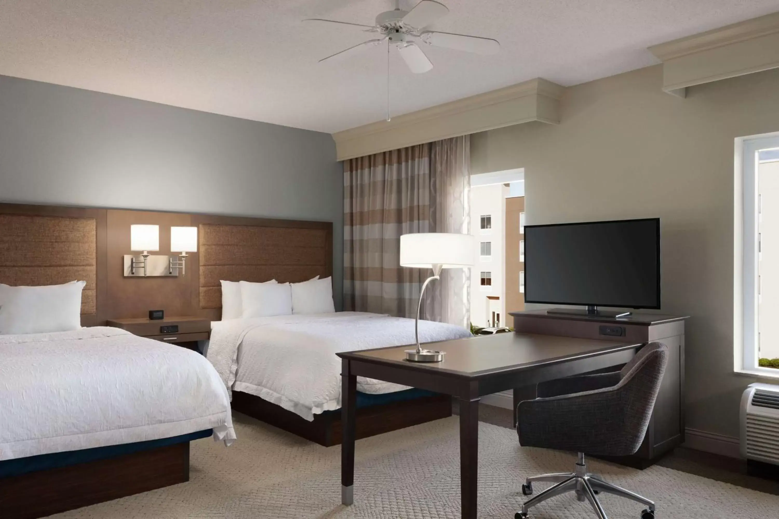 Bedroom, TV/Entertainment Center in Hampton Inn & Suites Montgomery-EastChase