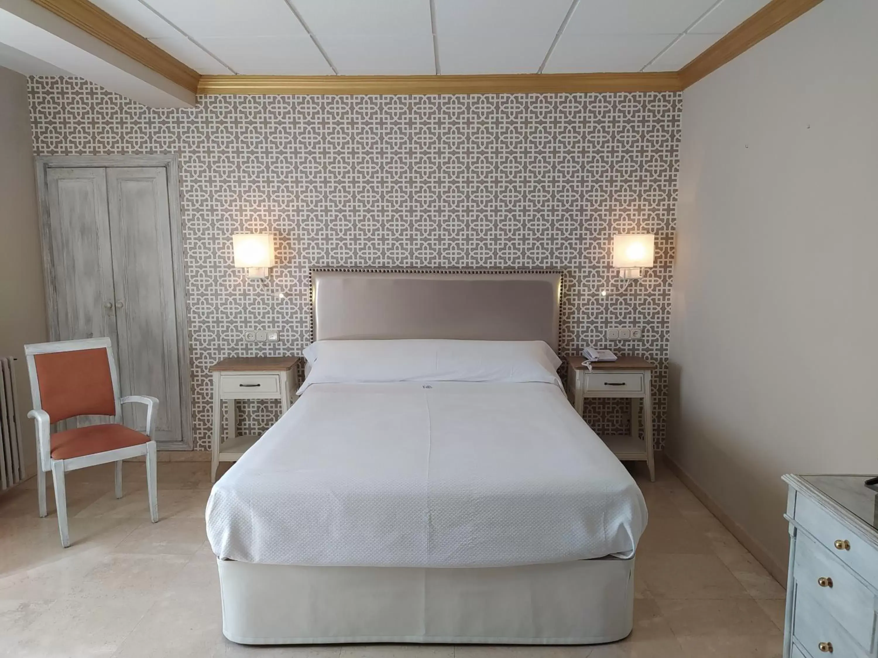 Photo of the whole room, Bed in Hotel Sacromonte