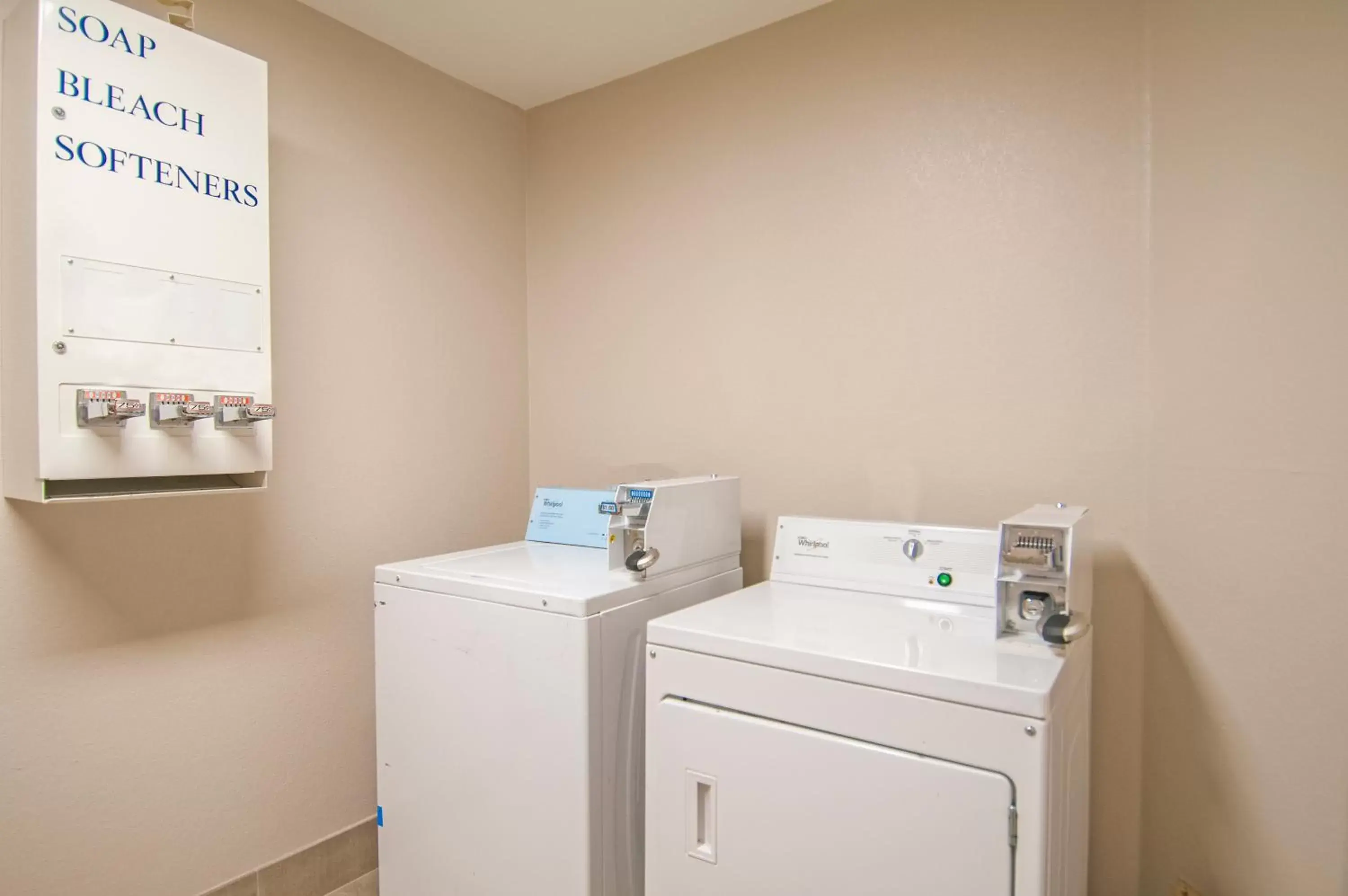 laundry, Kitchen/Kitchenette in Days Inn by Wyndham Suites San Antonio North/Stone Oak
