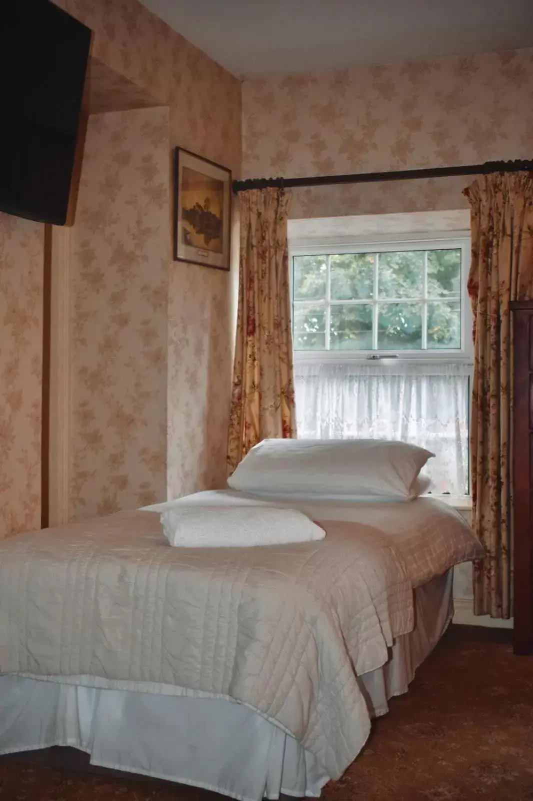 Bed in Basil Sheils B&B Accommodation Armagh