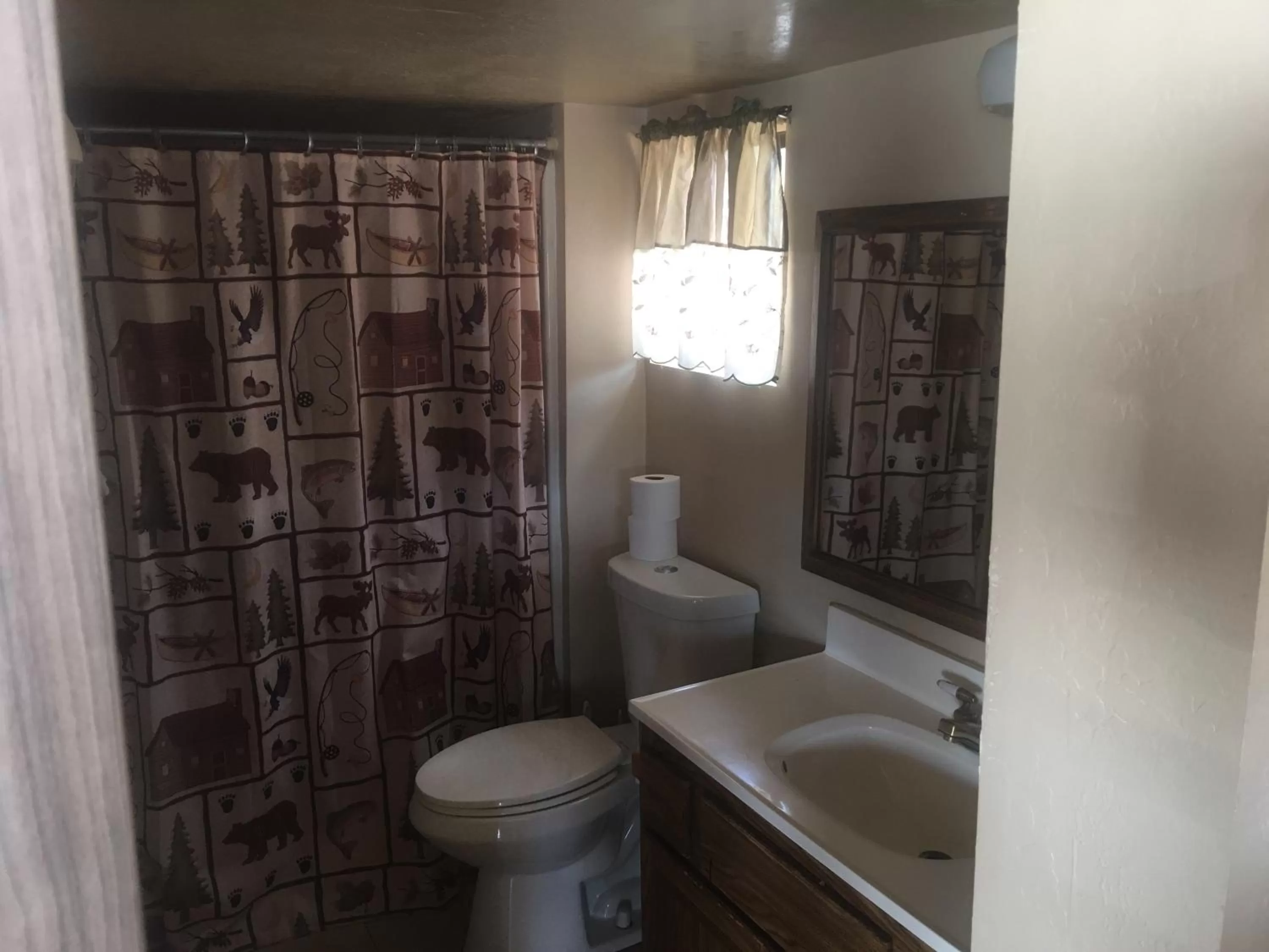 Bathroom in Rainbows End Fishing Resort