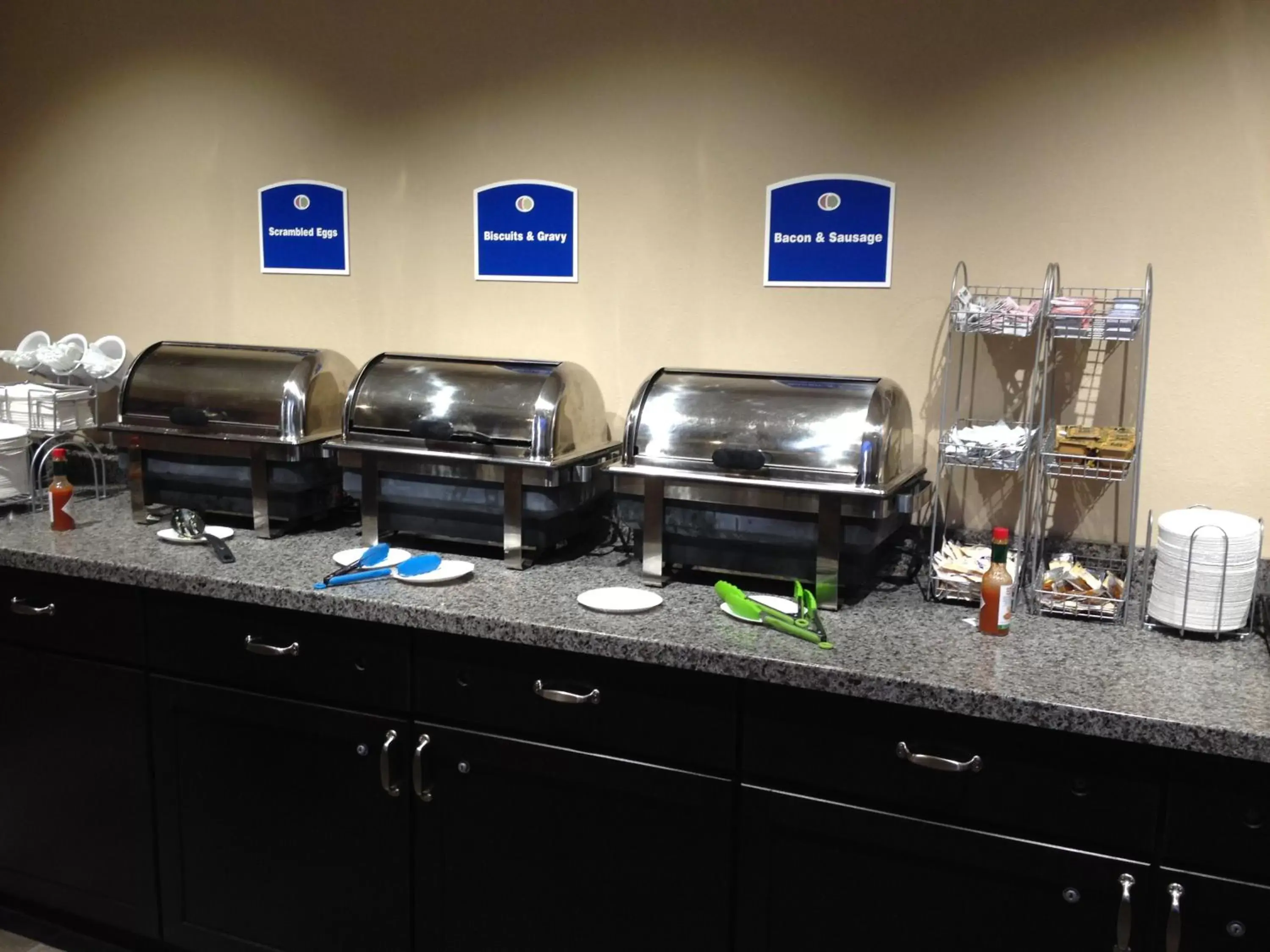 Food and drinks in Boarders Inn & Suites by Cobblestone Hotels - Grand Island