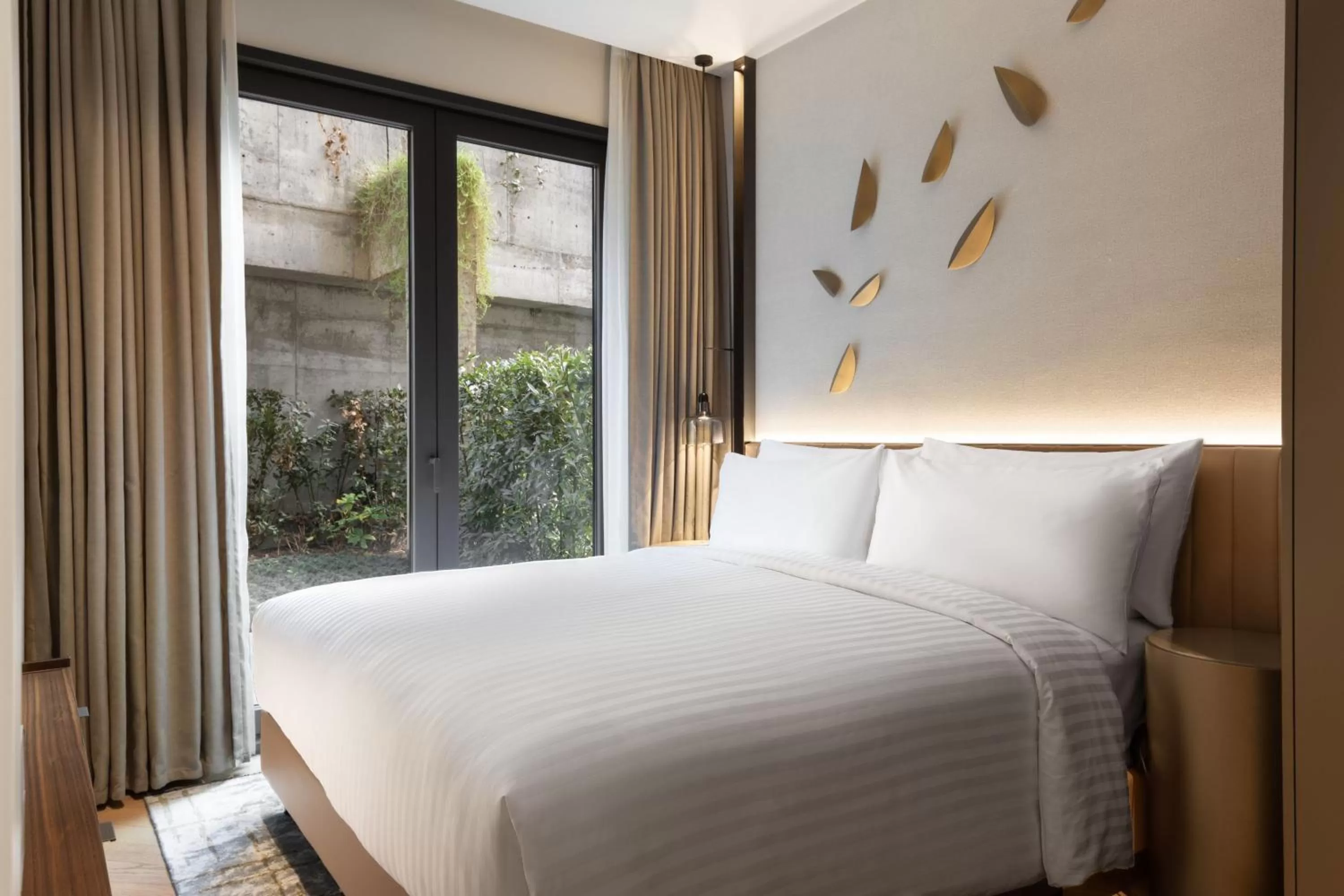 Bedroom, Bed in Marriott Executive Apartments Istanbul Fulya