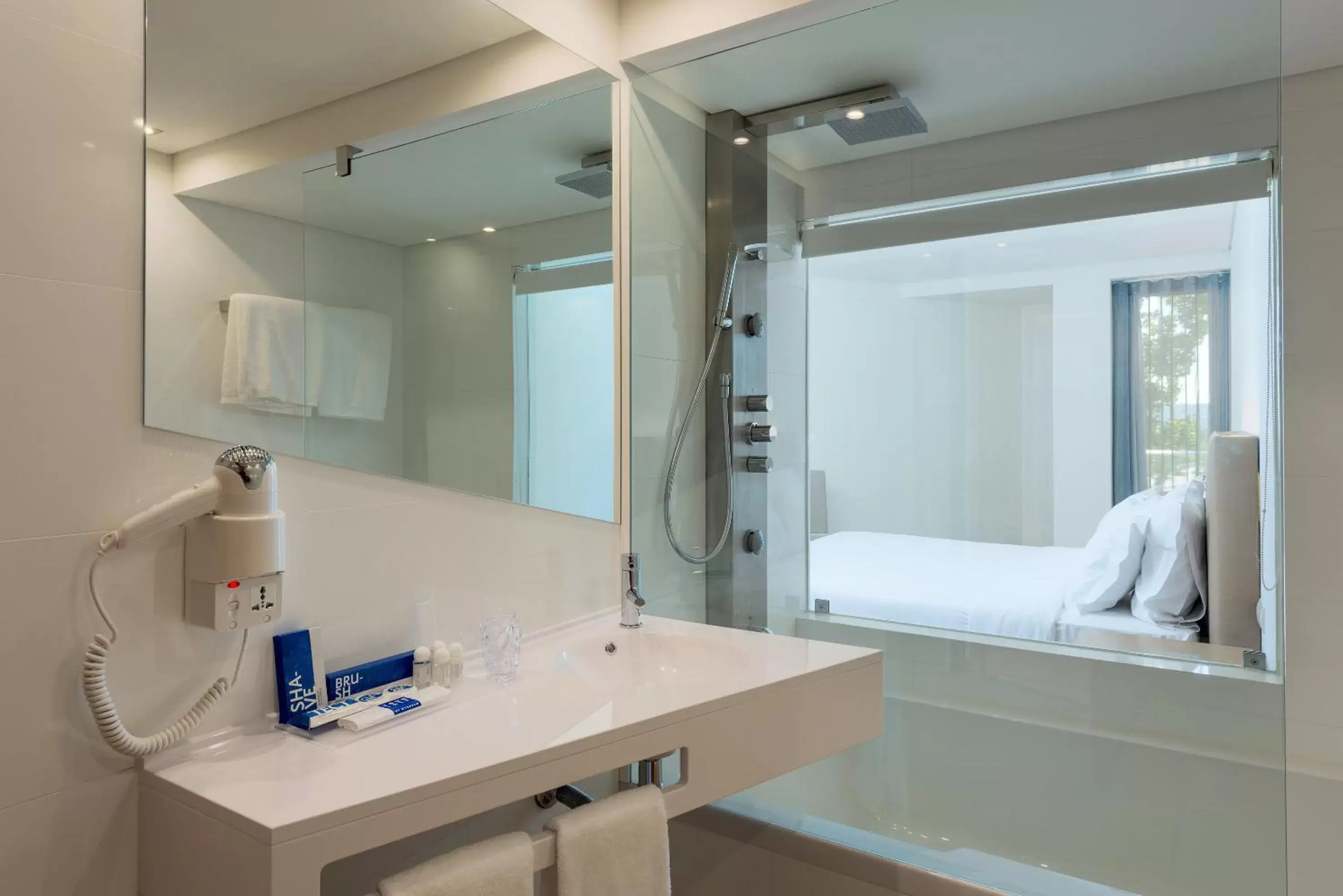 Bathroom in TRYP by Wyndham Leiria