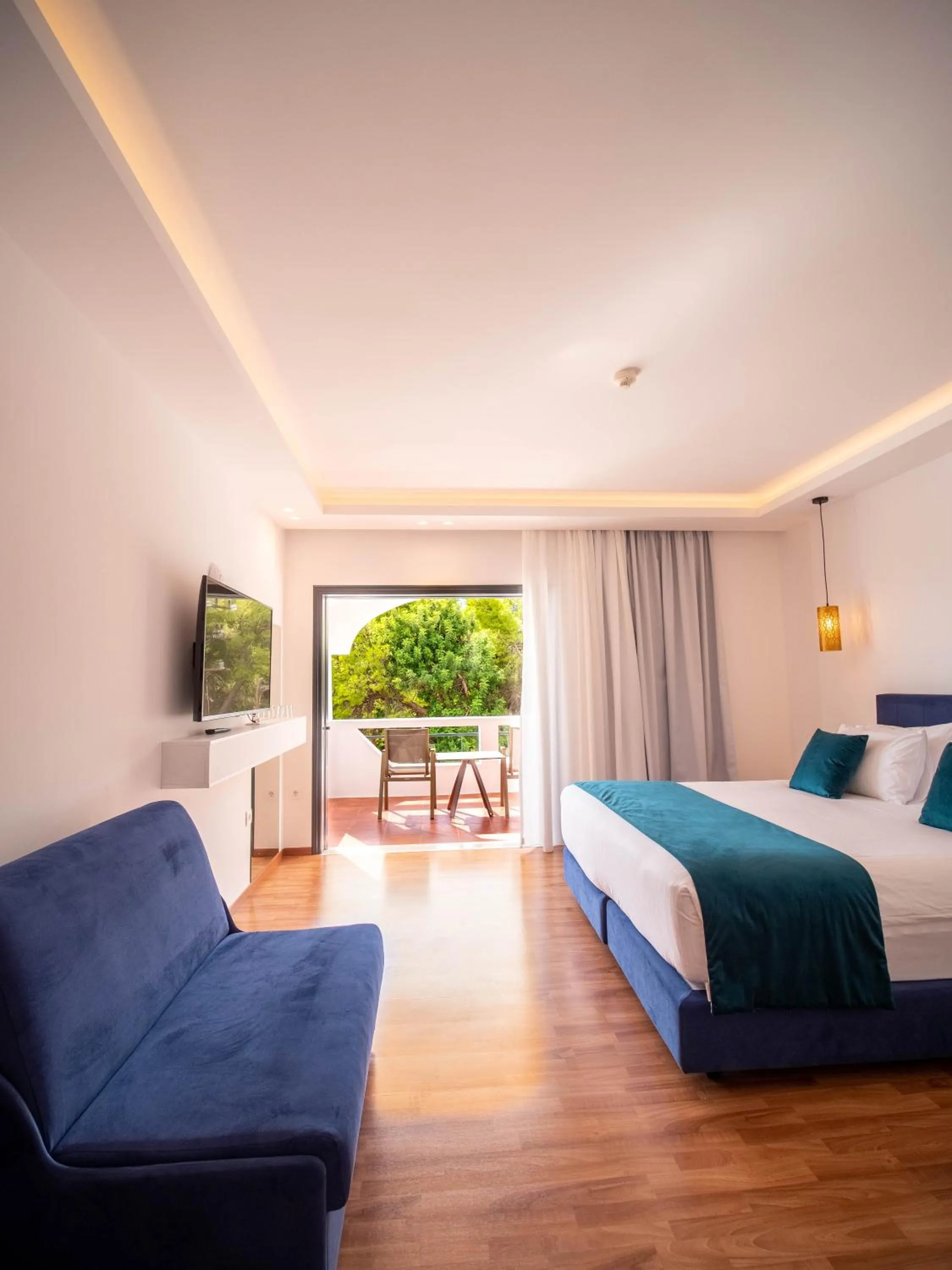 Garden, Bed in Ramada Loutraki Poseidon Resort