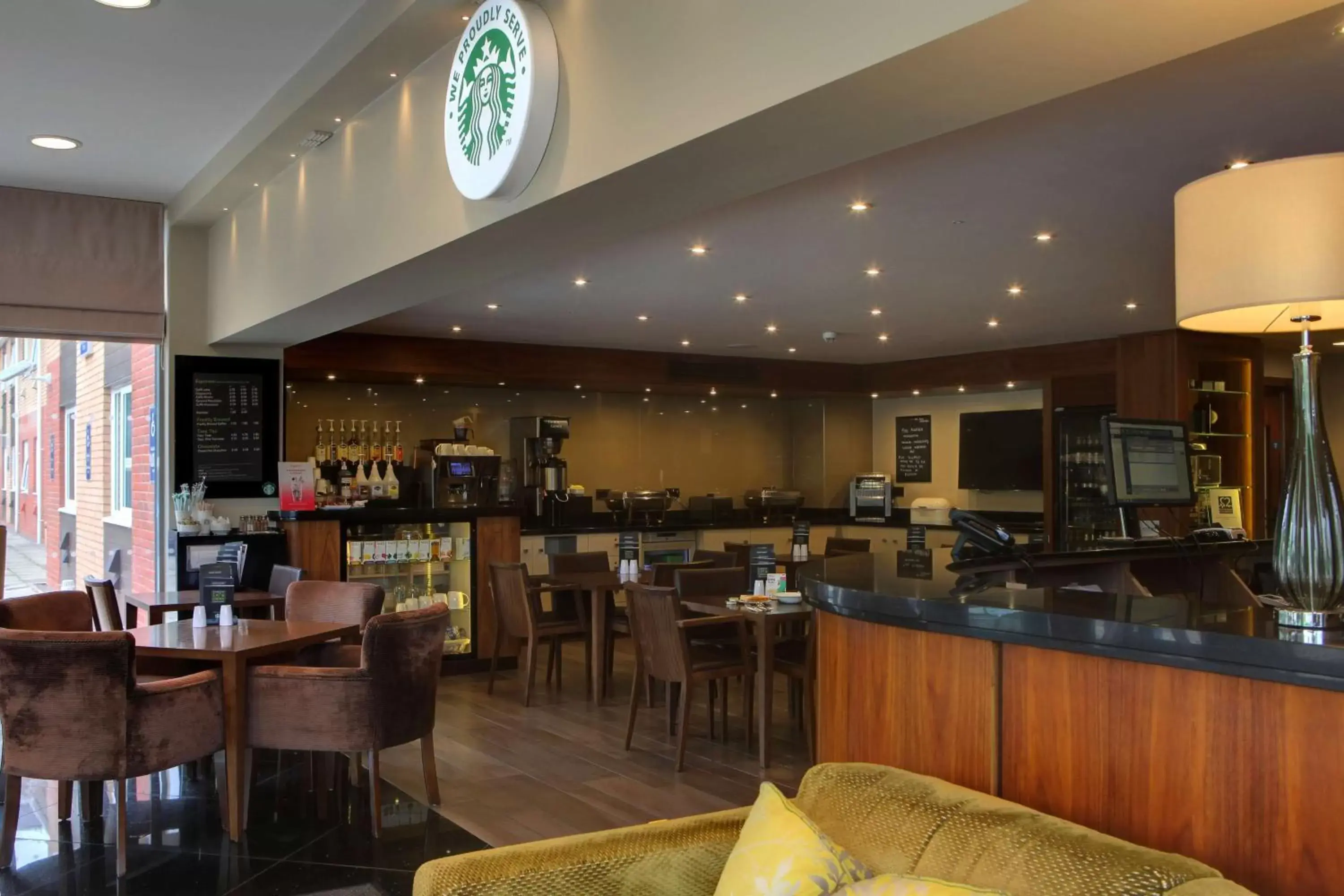 Lounge or bar, Restaurant/Places to Eat in Best Western Pontypool Metro Hotel