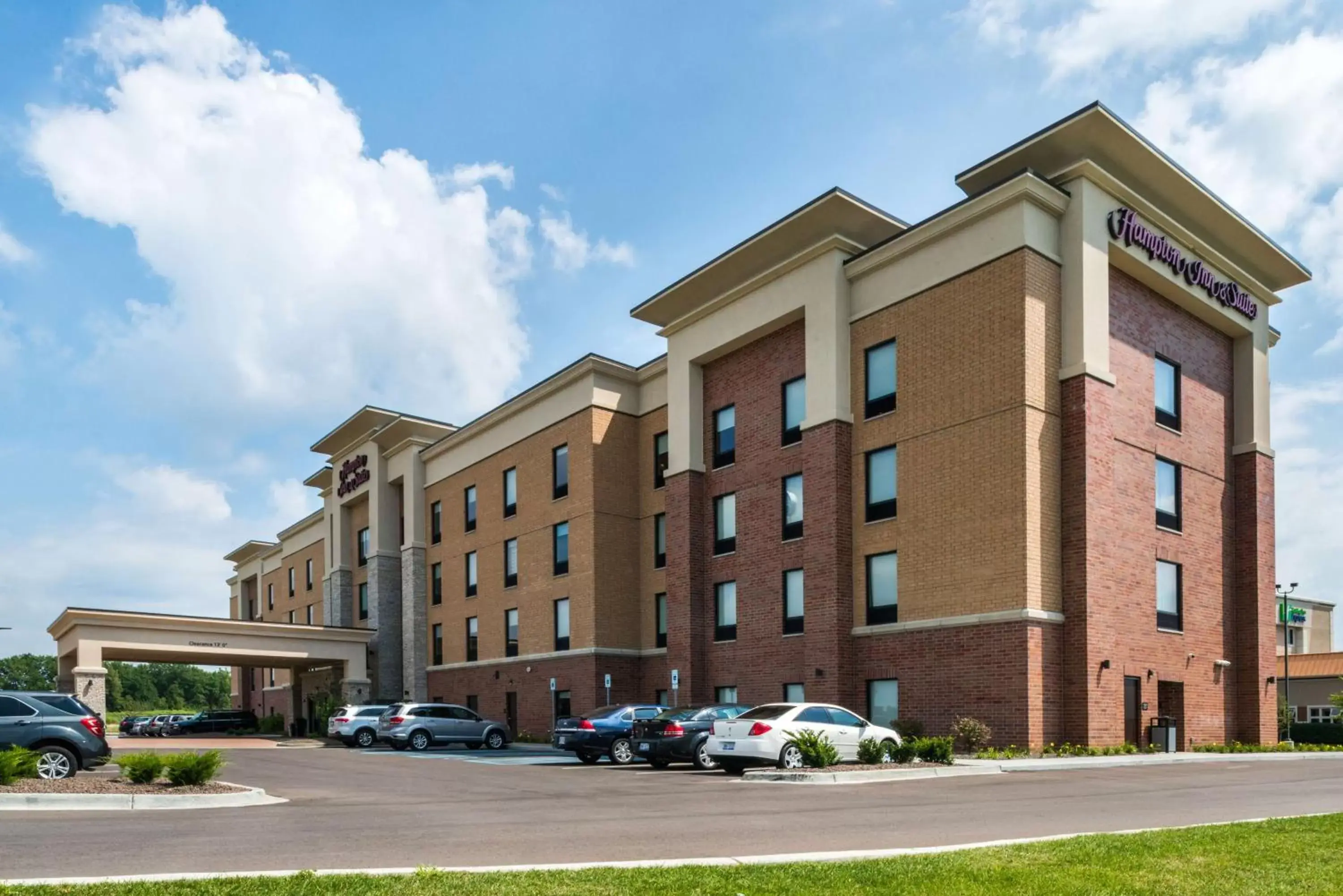 Property building in Hampton Inn & Suites Wixom/Novi/Detroit, Mi Property building in Hampton Inn & Suites Wixom/Novi/Detroit, Mi