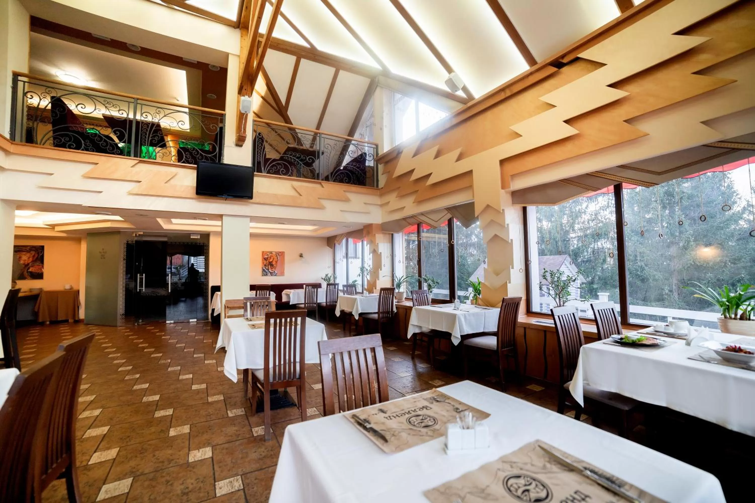 Restaurant/Places to Eat in Wellland Hotel