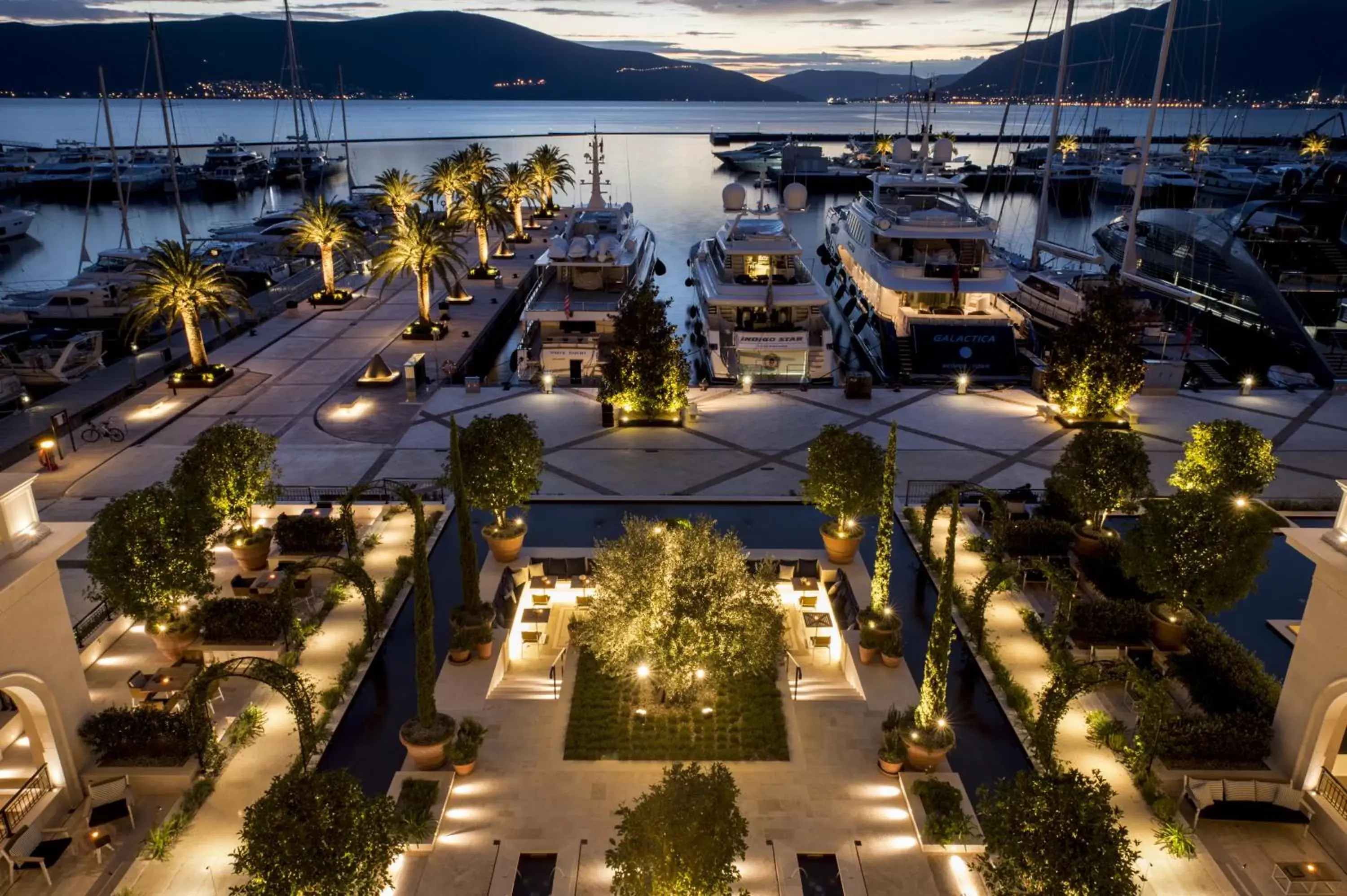 Restaurant/places to eat, Bird's-eye View in Regent Porto Montenegro