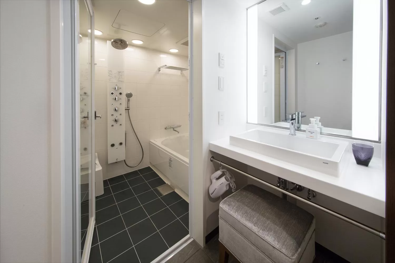 Photo of the whole room in HOTEL FORZA HAKATAEKI CHIKUSHI-GUCHI Ⅰ