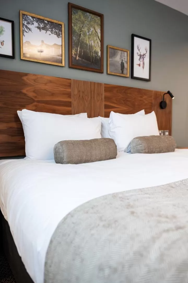 Property building, Bed in The Springfield Inn by Innkeeper's Collection