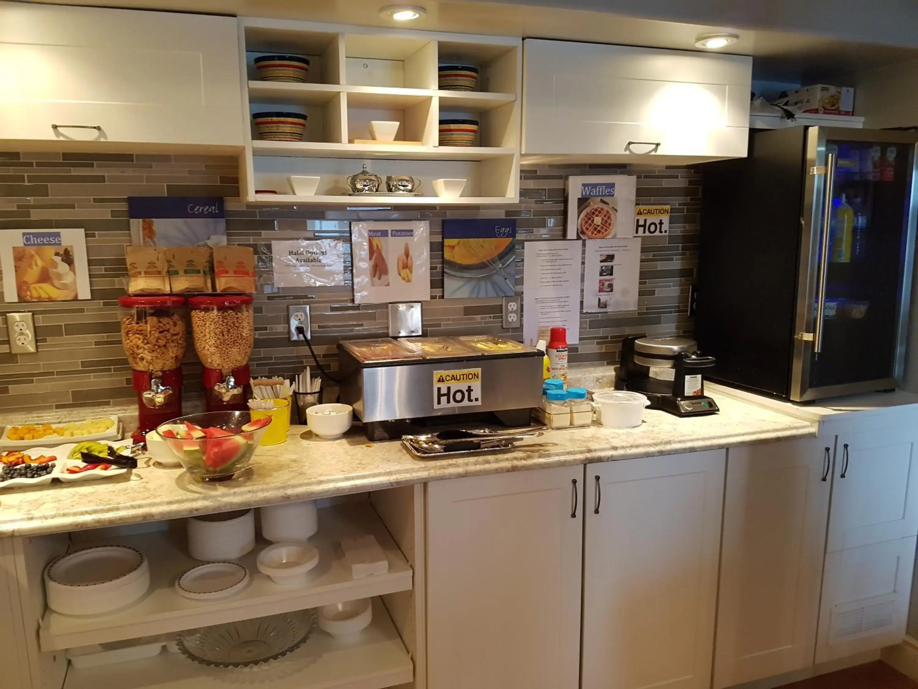 Kitchen or kitchenette, Kitchen/Kitchenette in Bayside Inn & Waterfront Suites