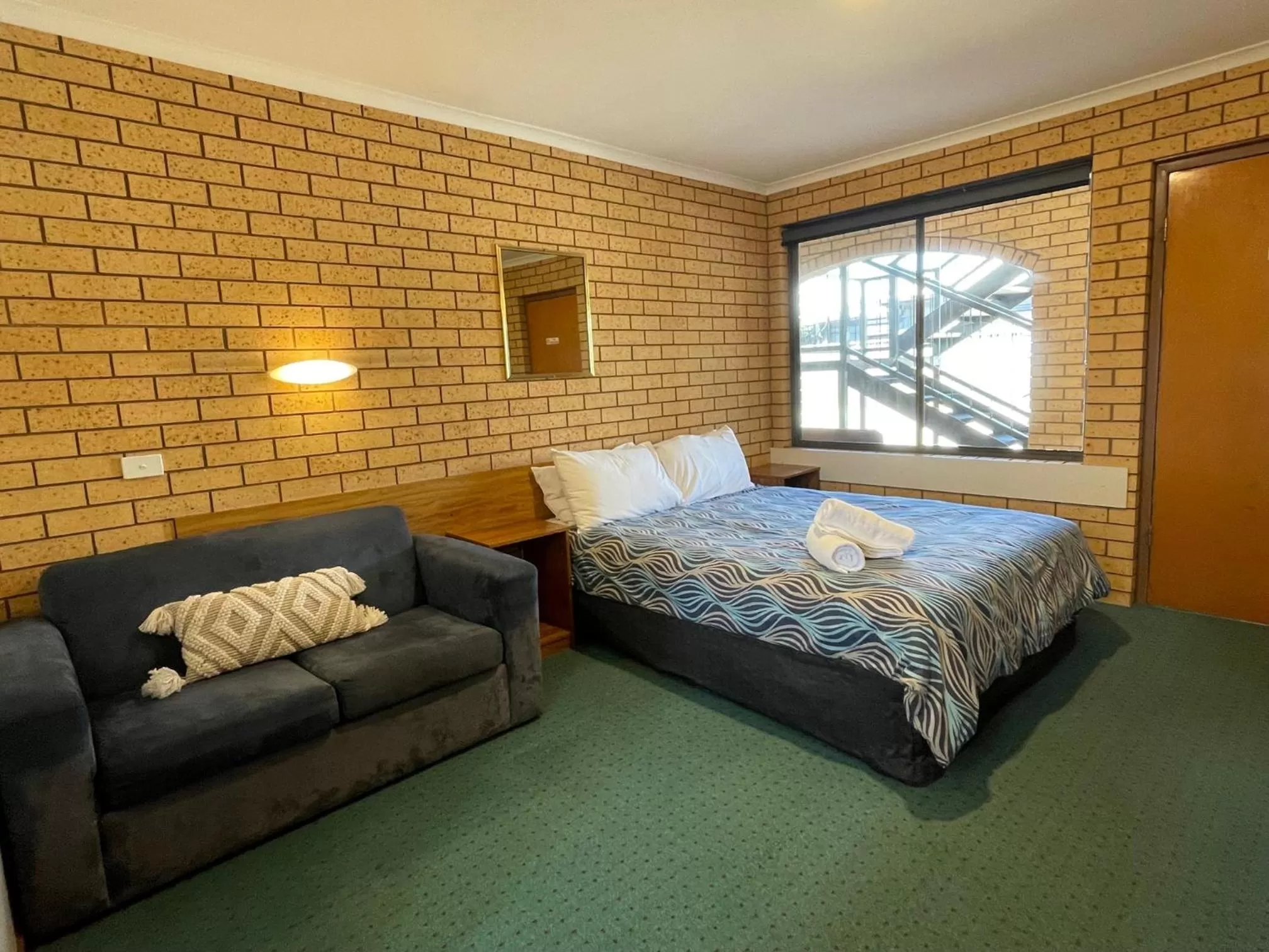 Bedroom, Bed in Lake Mulwala Hotel