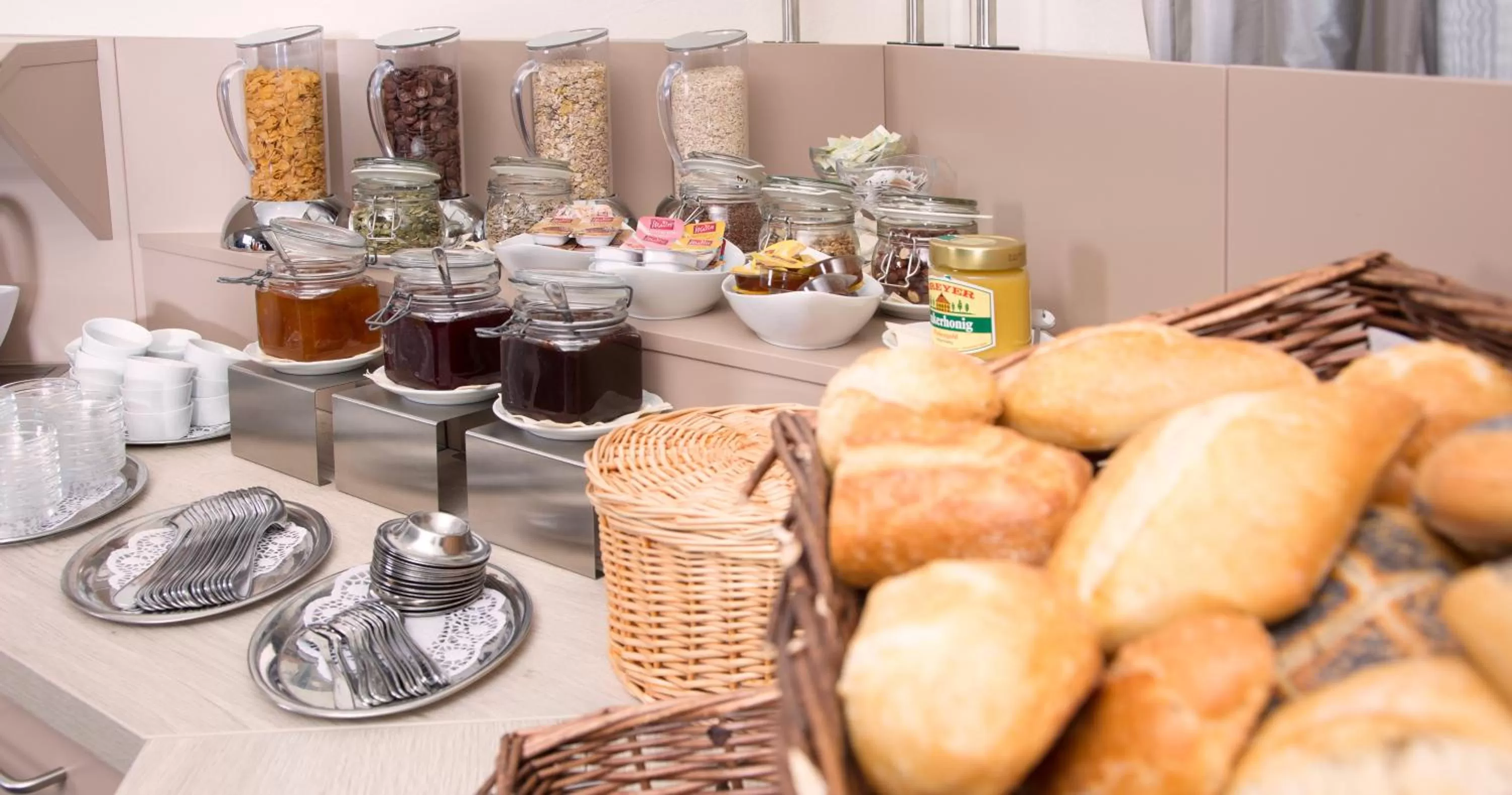 Buffet breakfast in Parkhotel Lippstadt