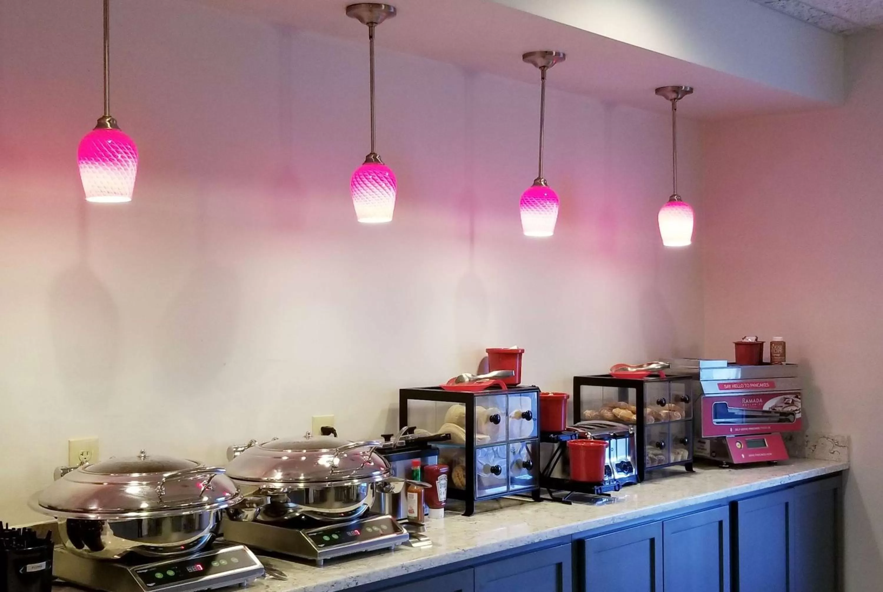 Restaurant/places to eat in Ramada by Wyndham Sellersburg/Louisville North