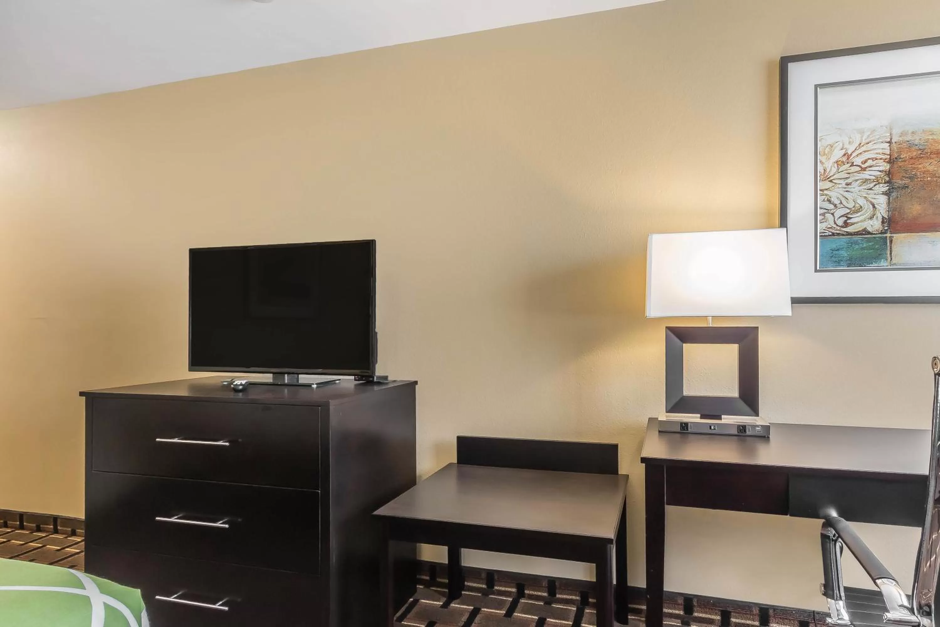 Photo of the whole room in Econo Lodge Boaz