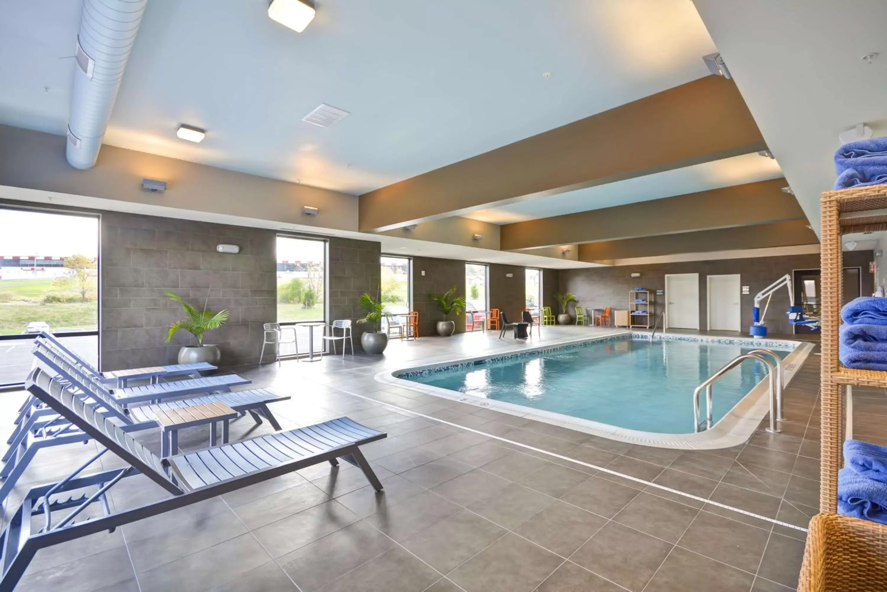 Pool view, Swimming Pool in Home2 Suites By Hilton Oswego
