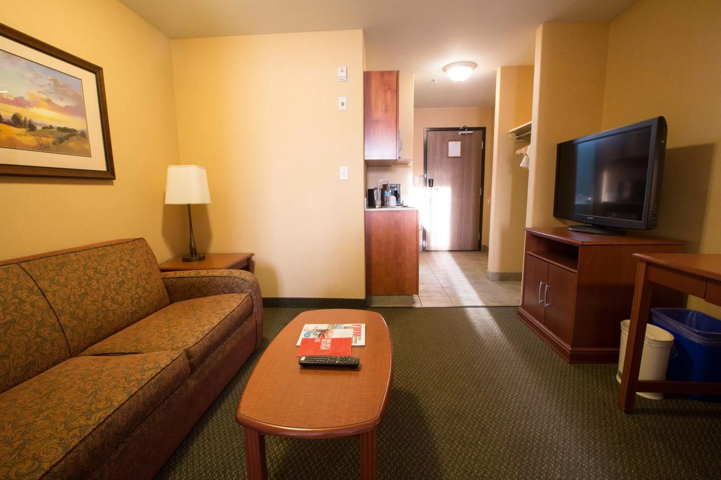 Business King Room in Merit Hotel & Suites