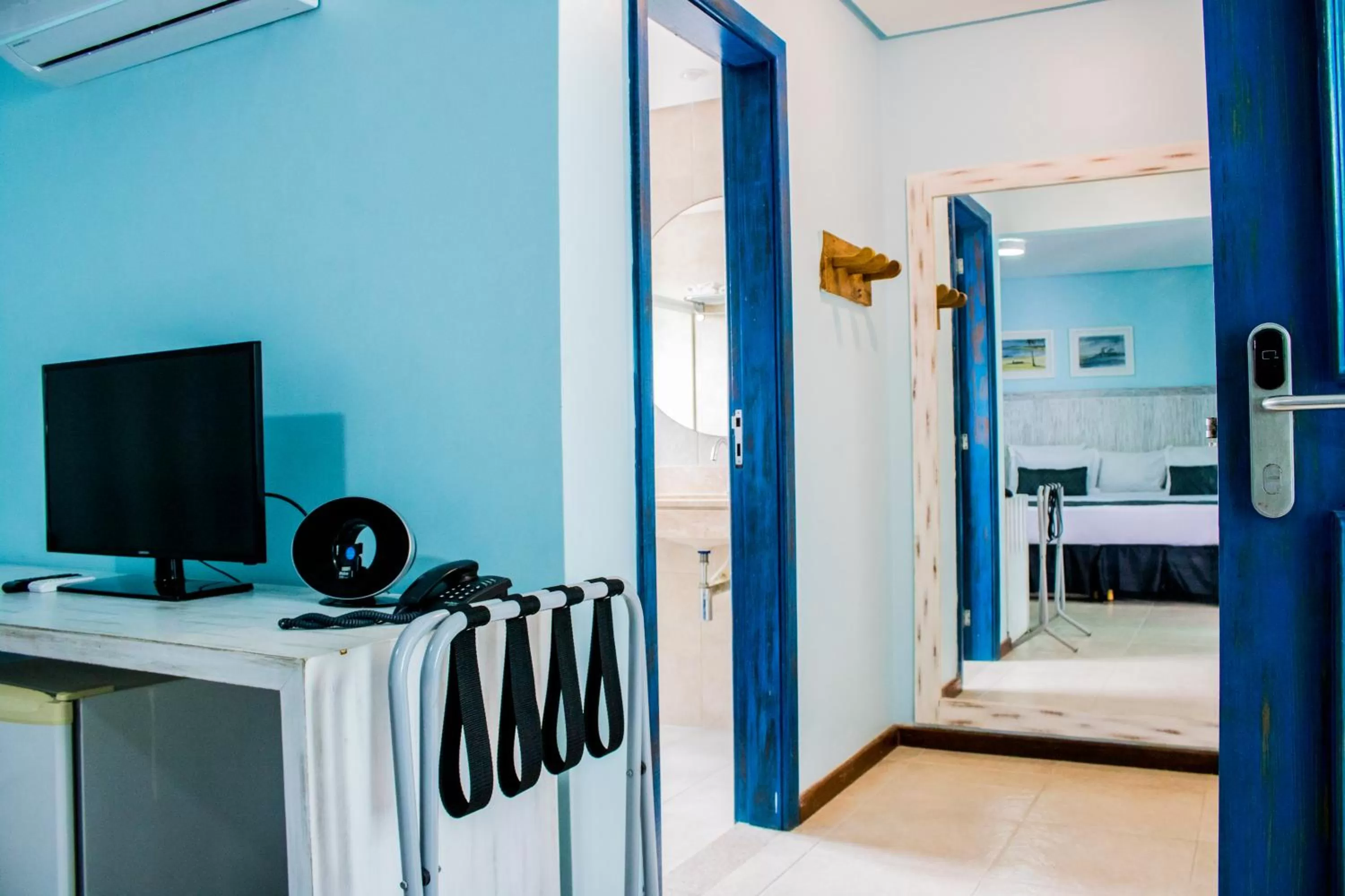 hair dresser, Bed in Farol de Itapuã Praia Hotel