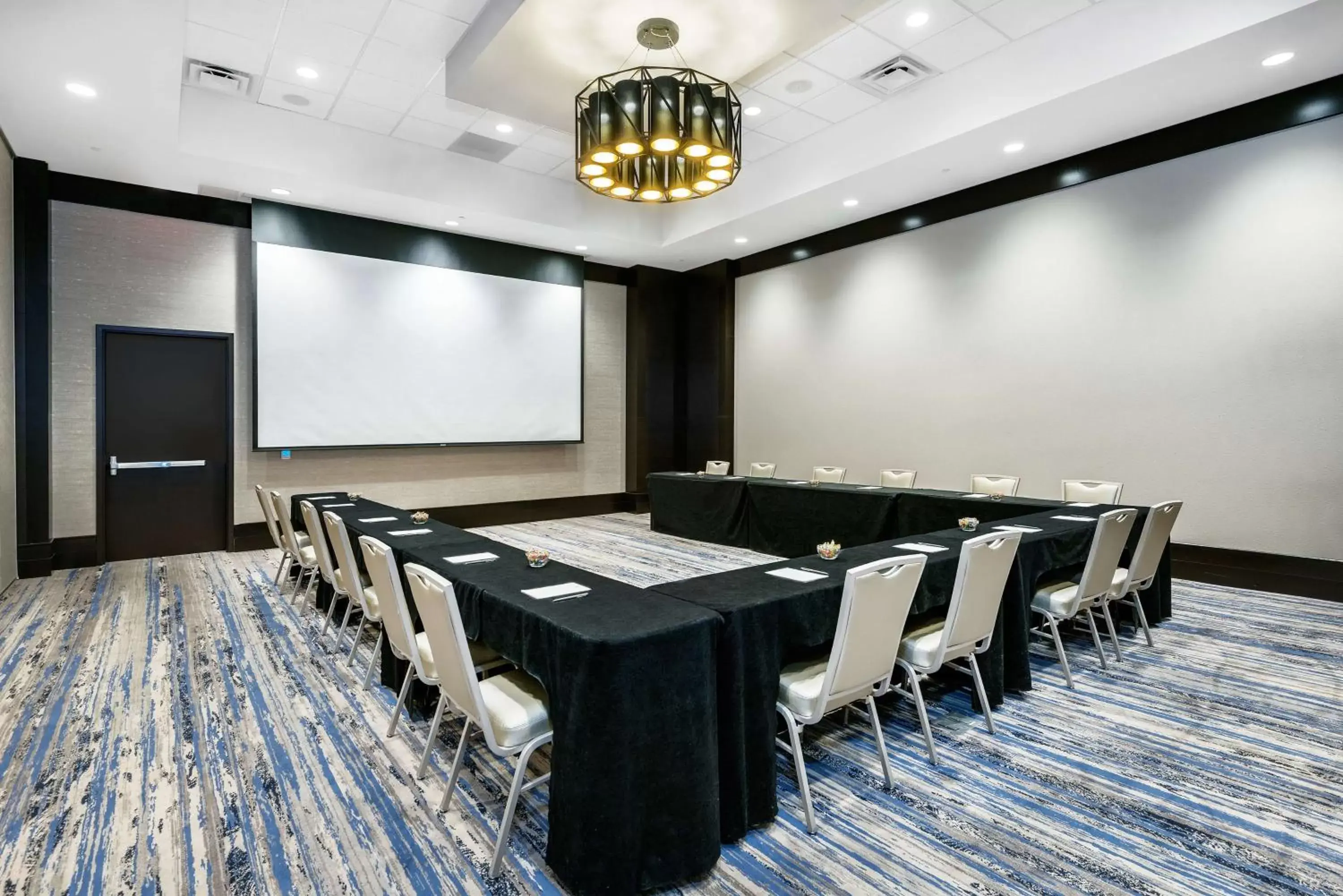 Meeting/conference room in Embassy Suites By Hilton College Station