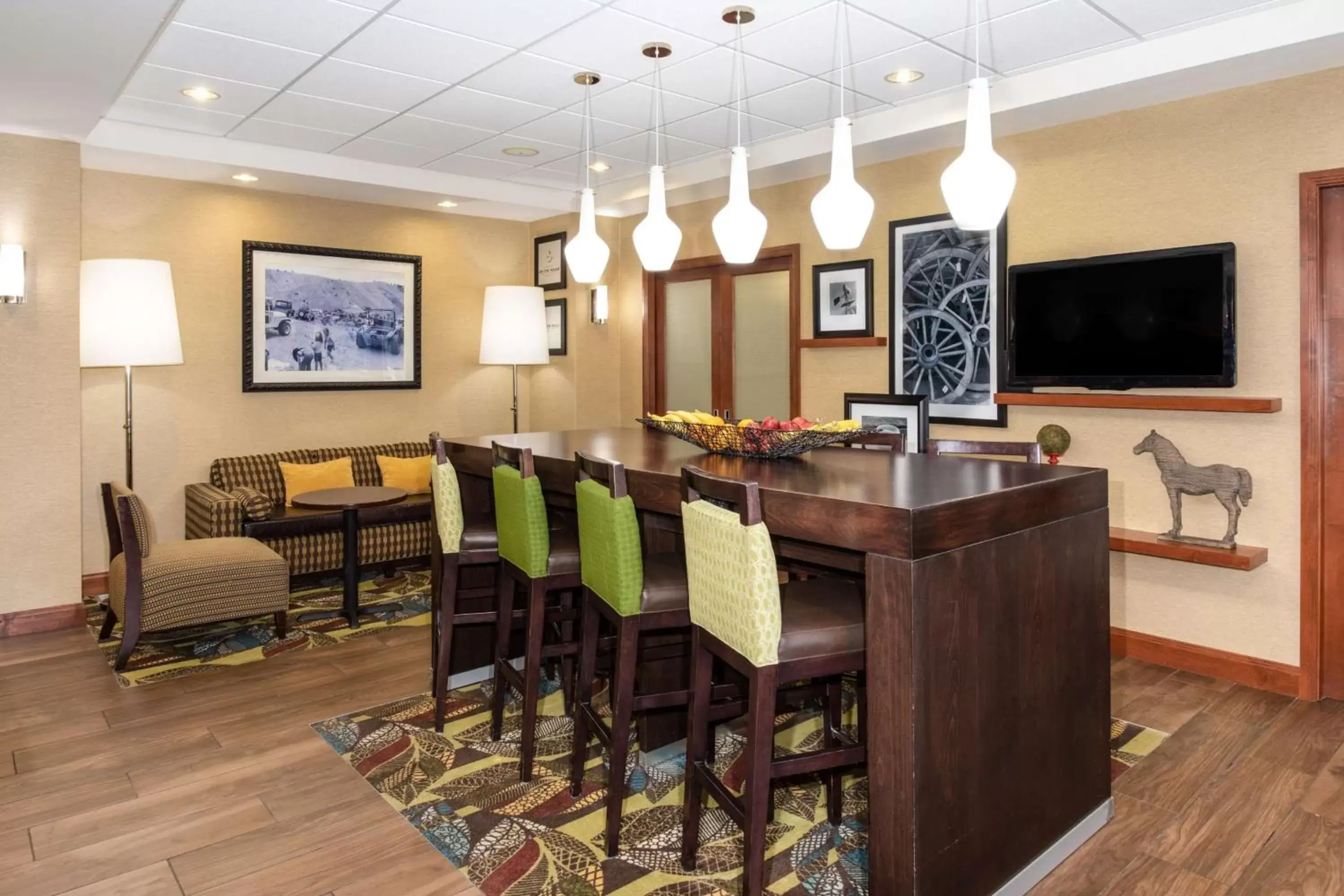 Dining area in Hampton Inn Rock Springs