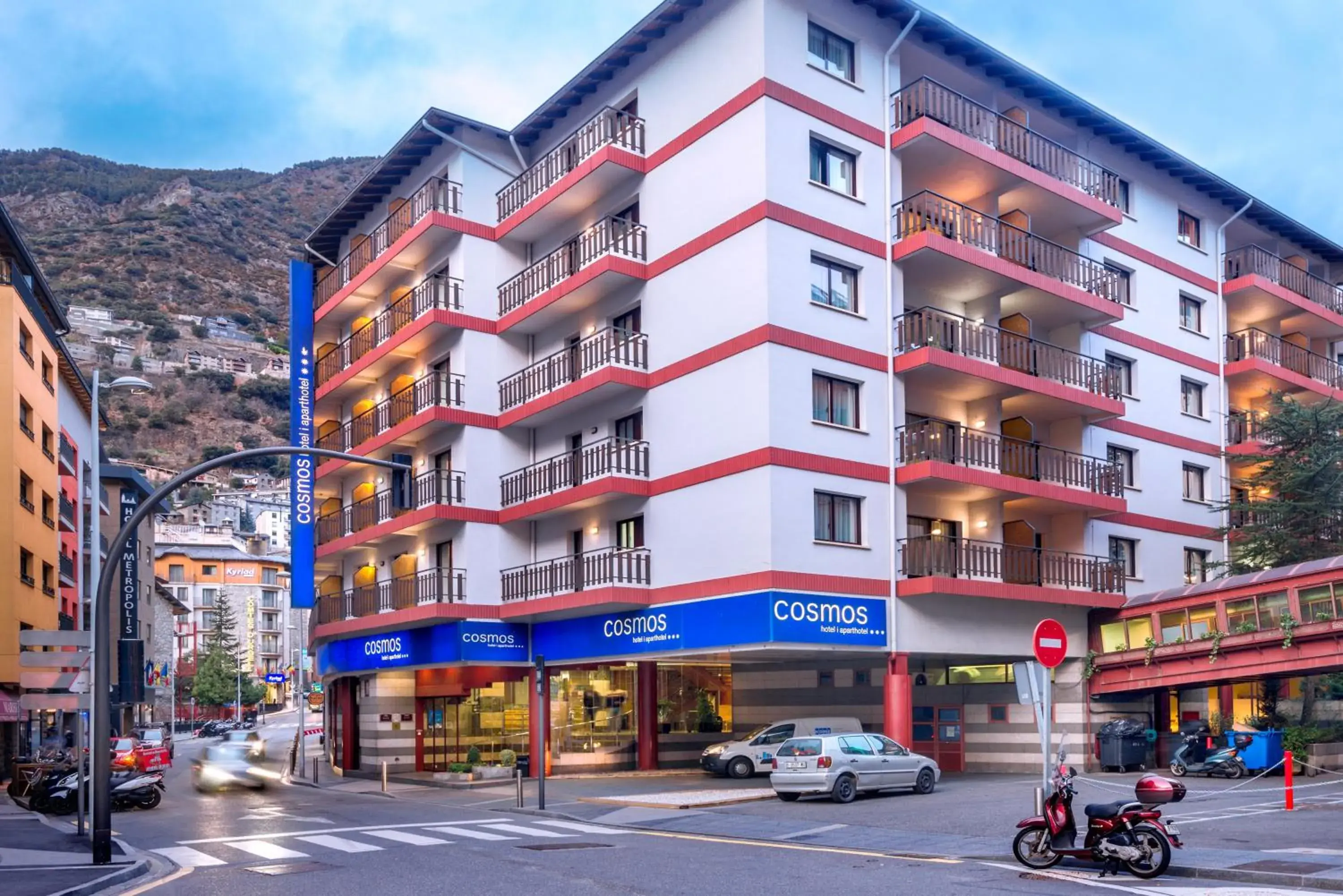 Facade/entrance in Hotel & Aparthotel Cosmos Facade/entrance in Hotel & Aparthotel Cosmos