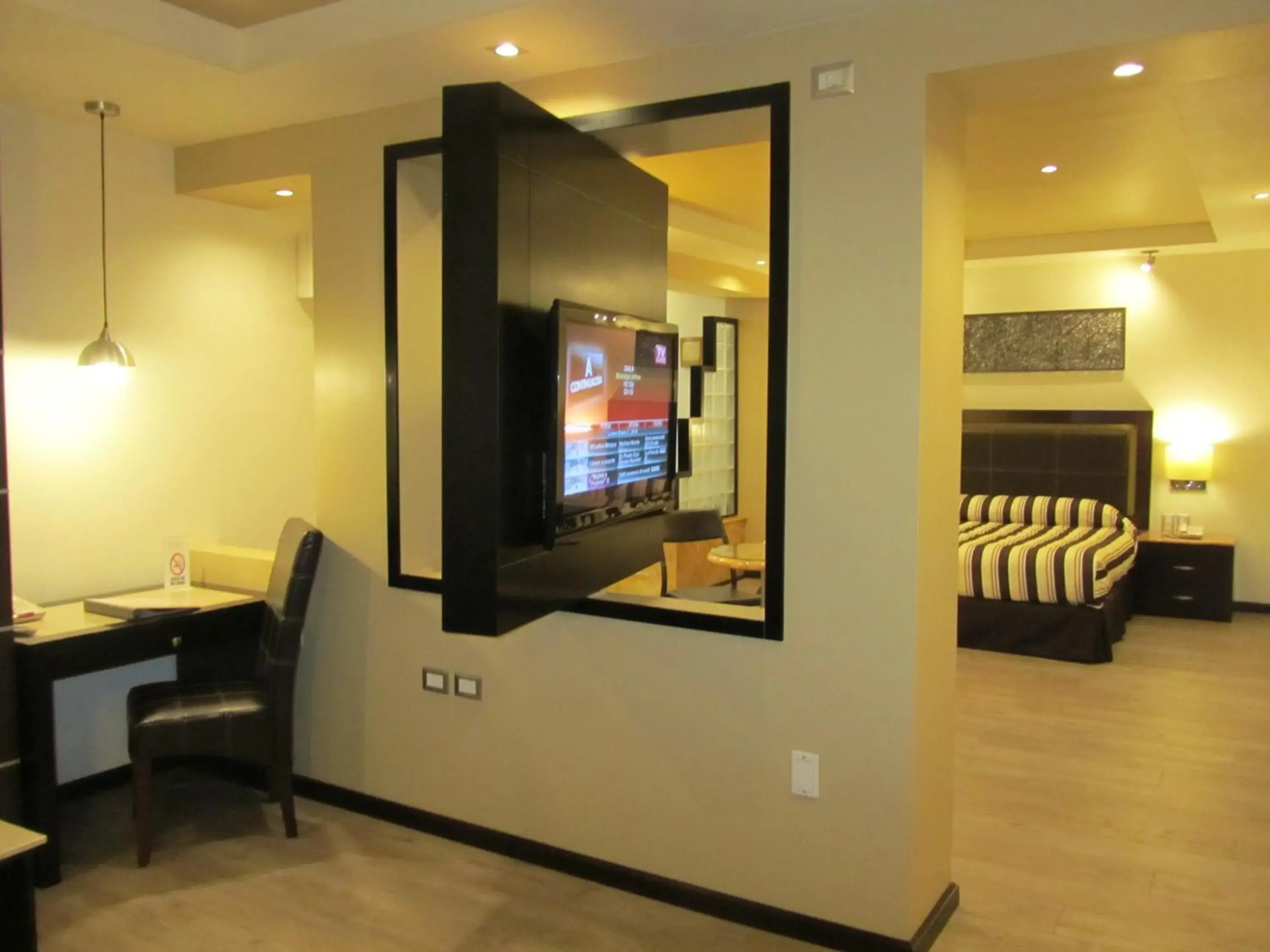 TV/Entertainment Center in Hotel Colonial