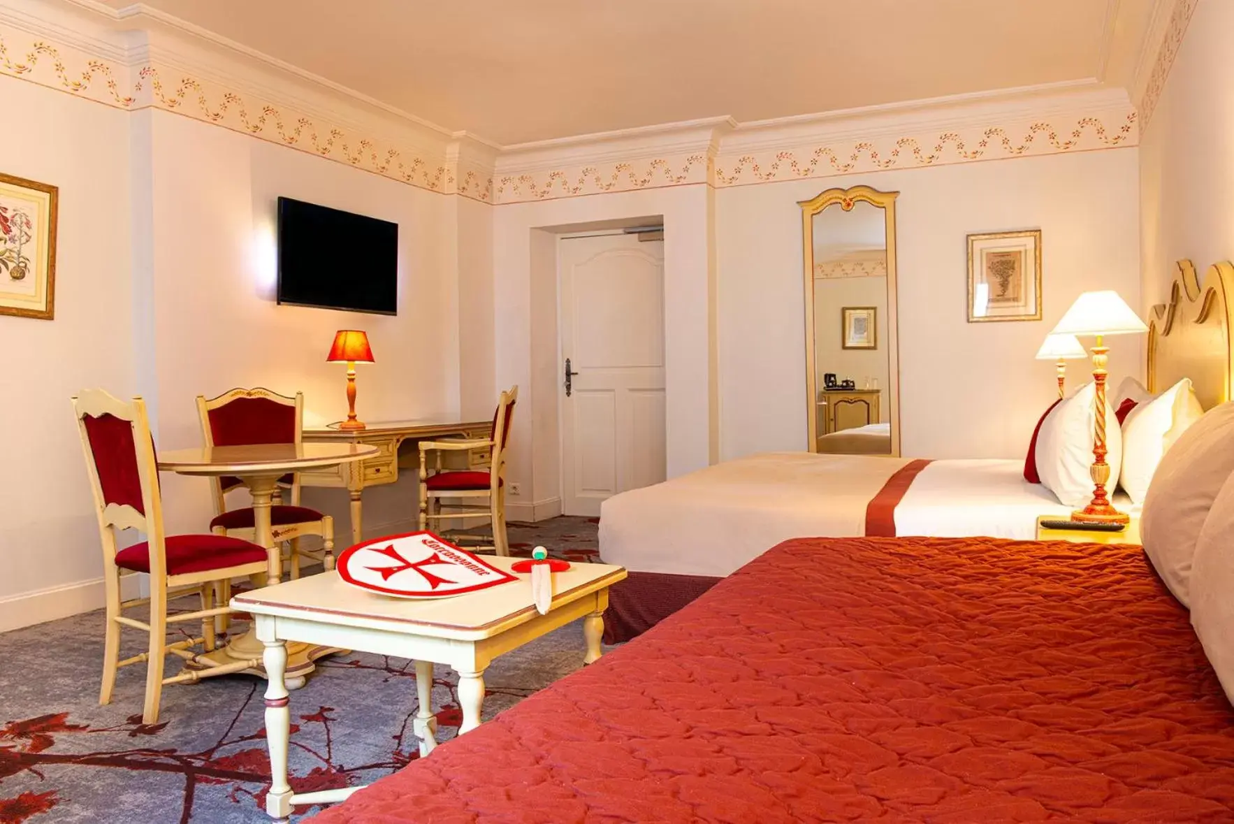 Photo of the whole room in Hotel de la Cité & Spa MGallery