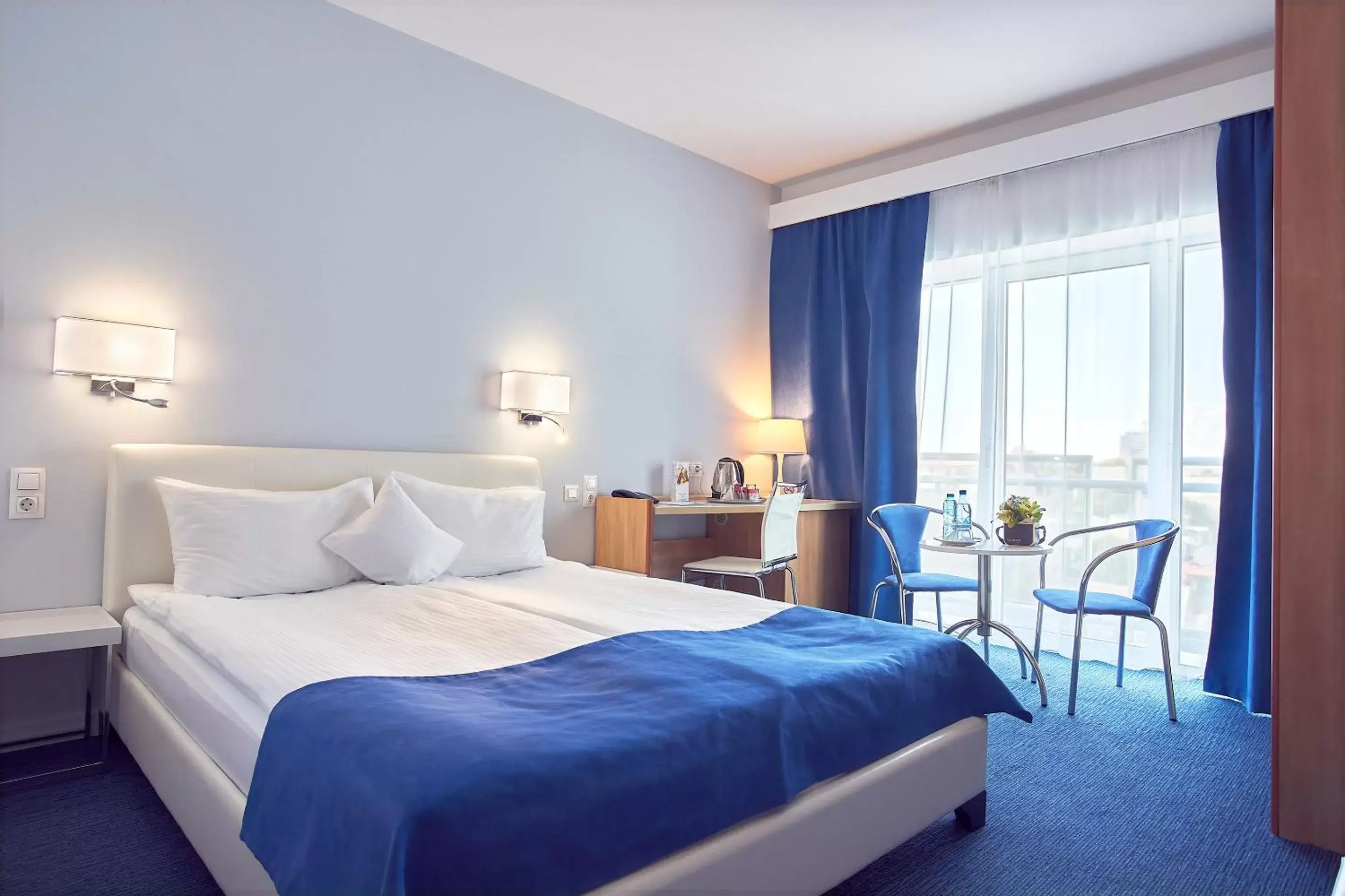 Bedroom, Bed in Continental Forum Constanta