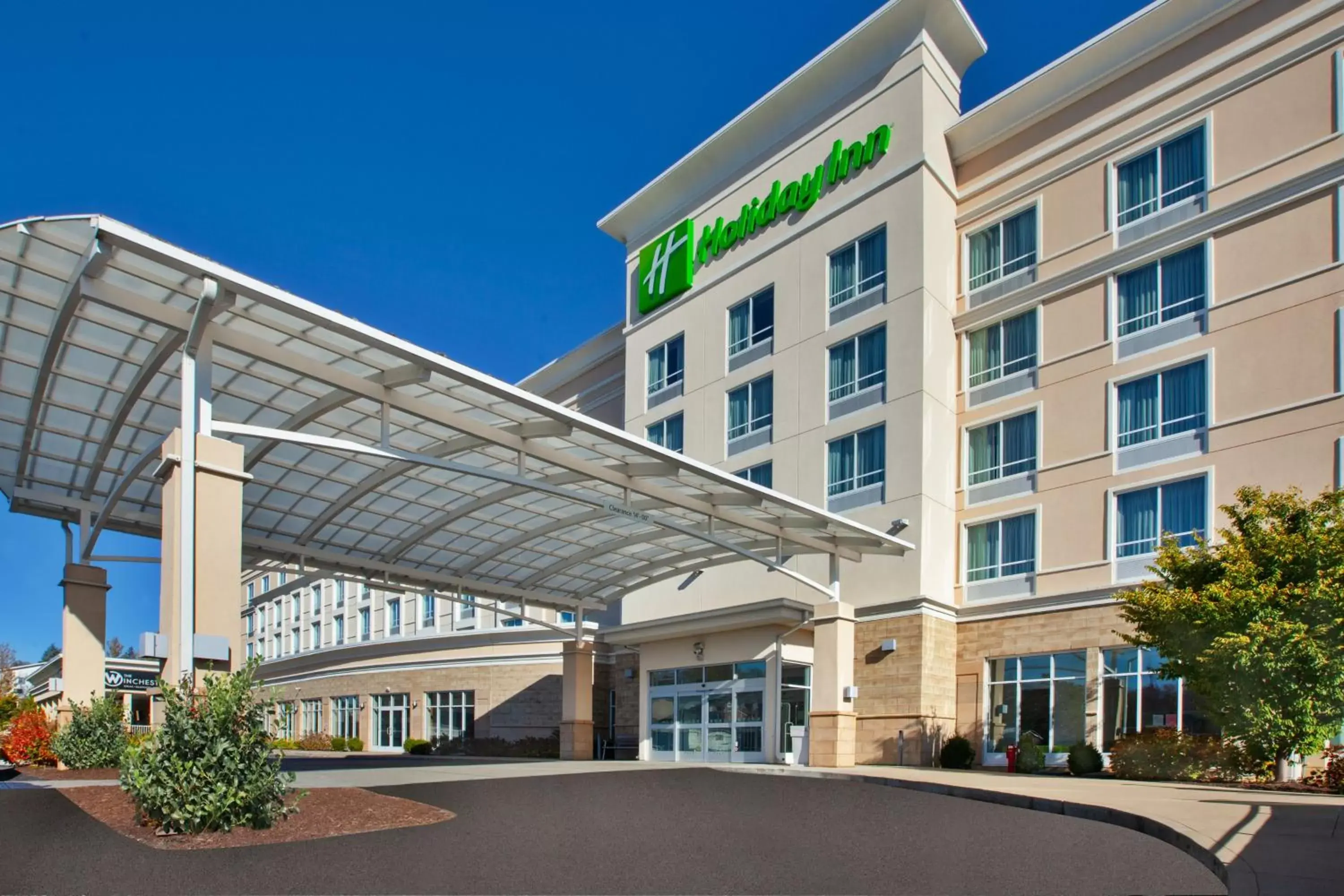 Property building in Holiday Inn Morgantown-University Area by IHG Property building in Holiday Inn Morgantown-University Area by IHG