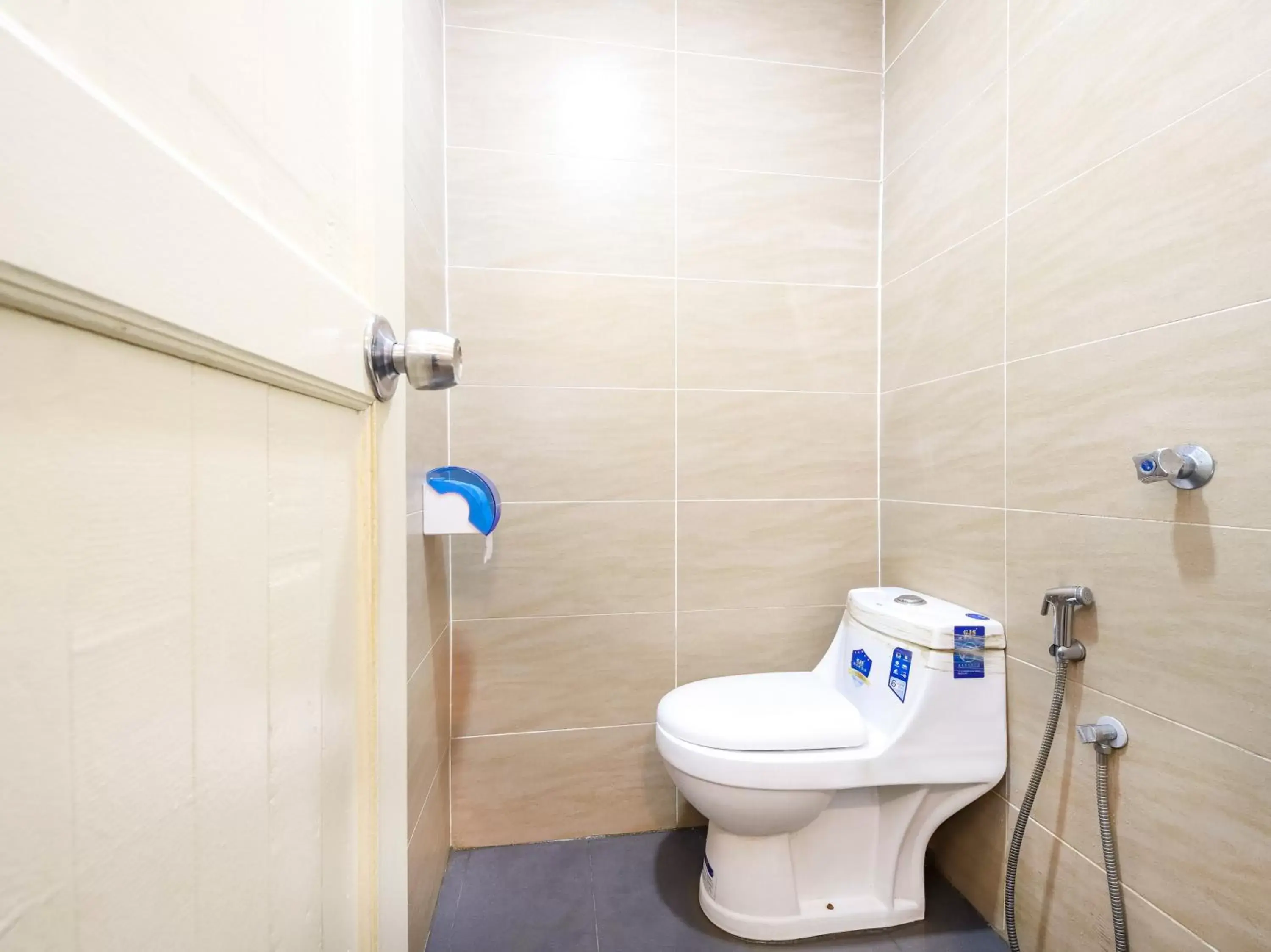 Bathroom in OYO 836 Mandurah Room & Cafe