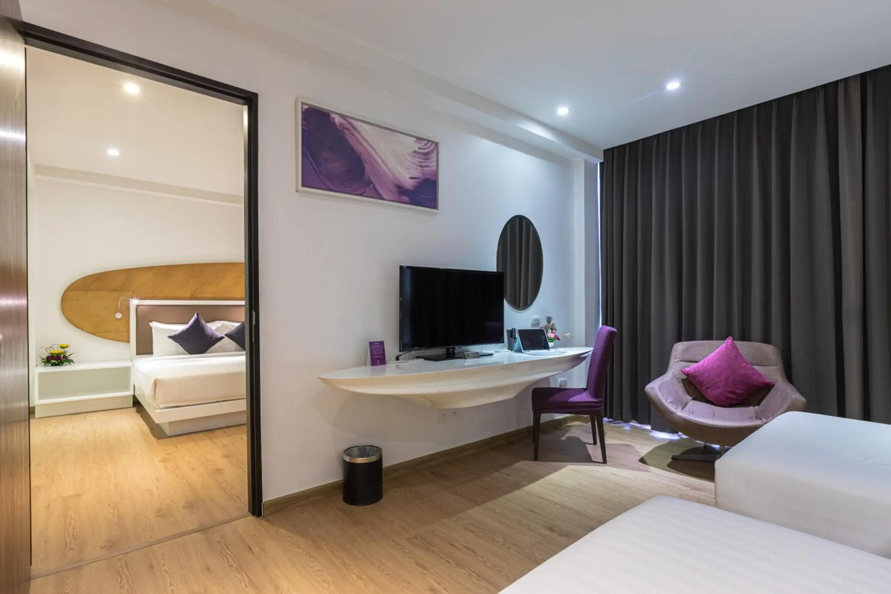 Bedroom, TV/Entertainment Center in Hotel Icon Bangkok Sukhumvit 2