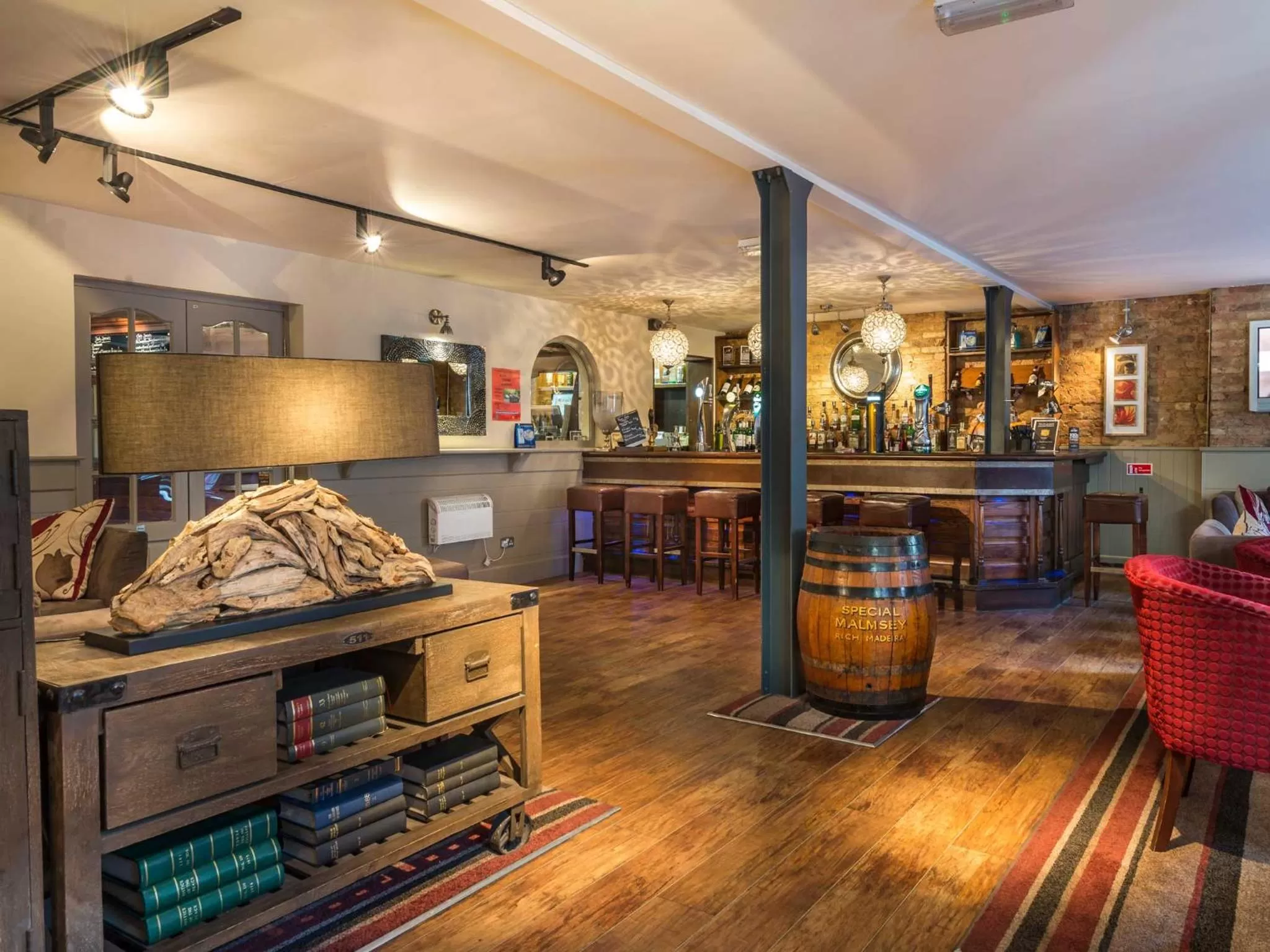 Lounge or bar in The Admiral Rodney Hotel, Horncastle, Lincolnshire - The Coaching Inn Group