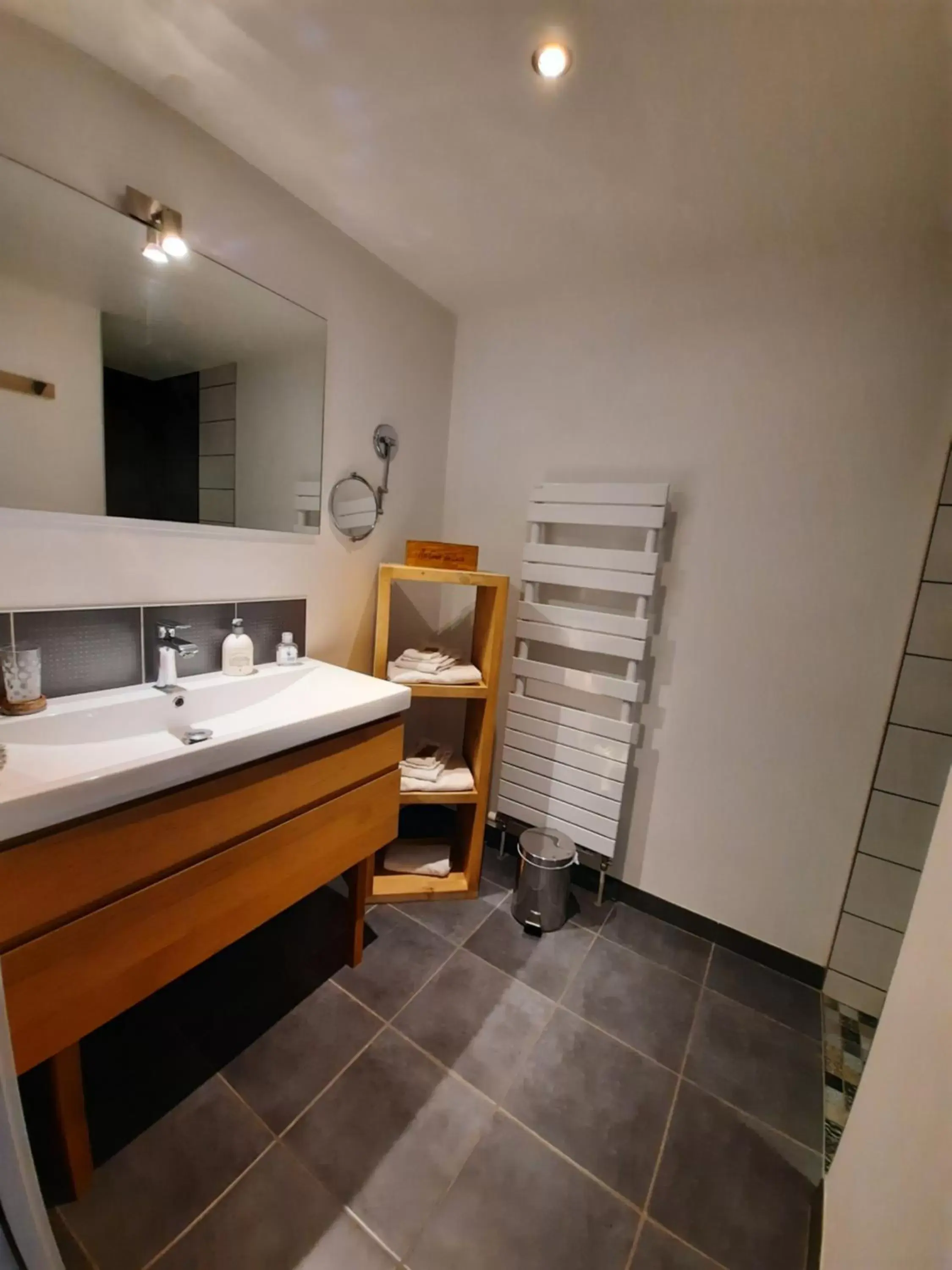 Bathroom in Au Cœur des Lacs - Chambres d'hôtes